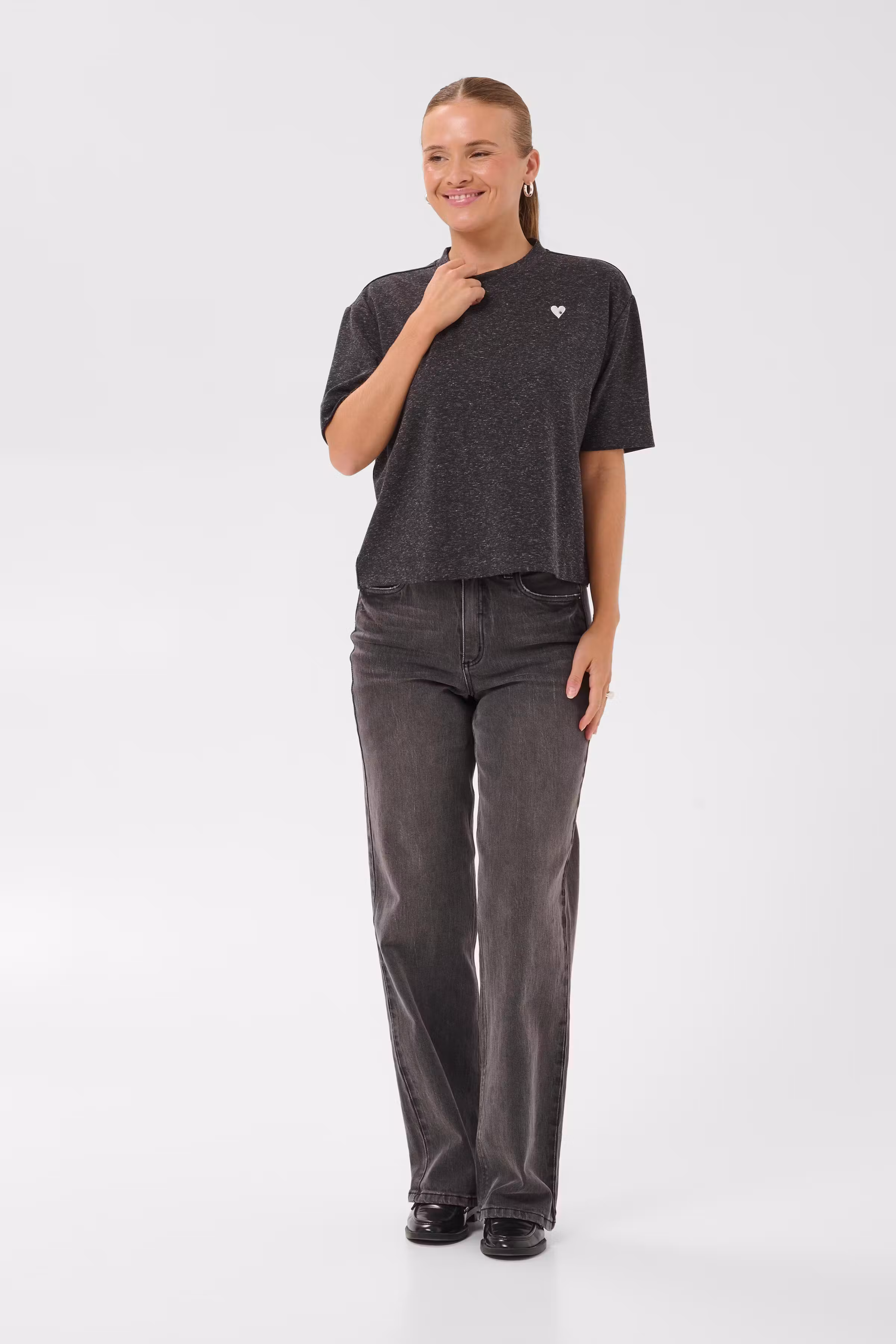 KAleslie T-shirt LOOKBOOK FRONT 10512486-1000126