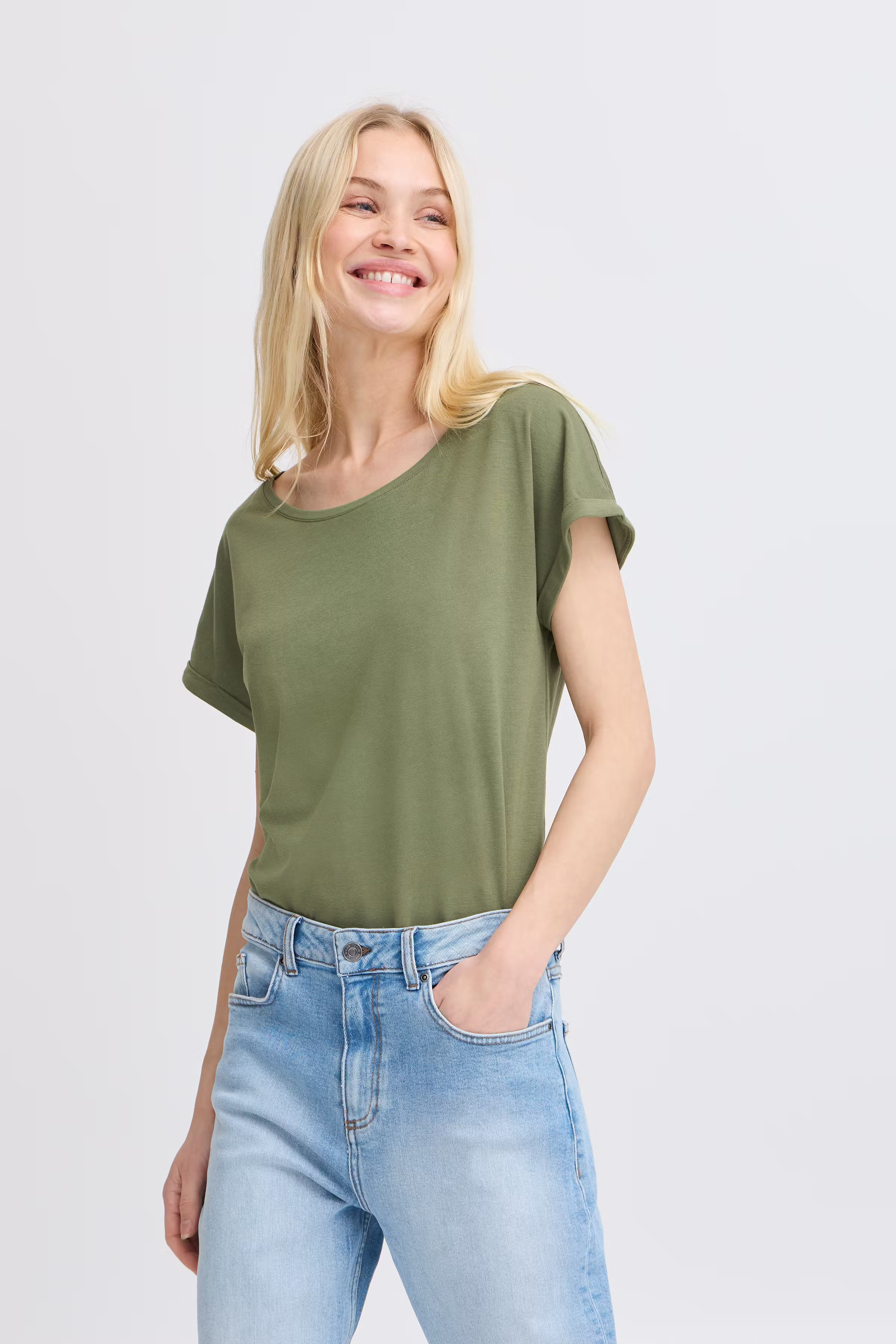 BYPamila T-shirt LOOKBOOK FRONT 20804205-180420