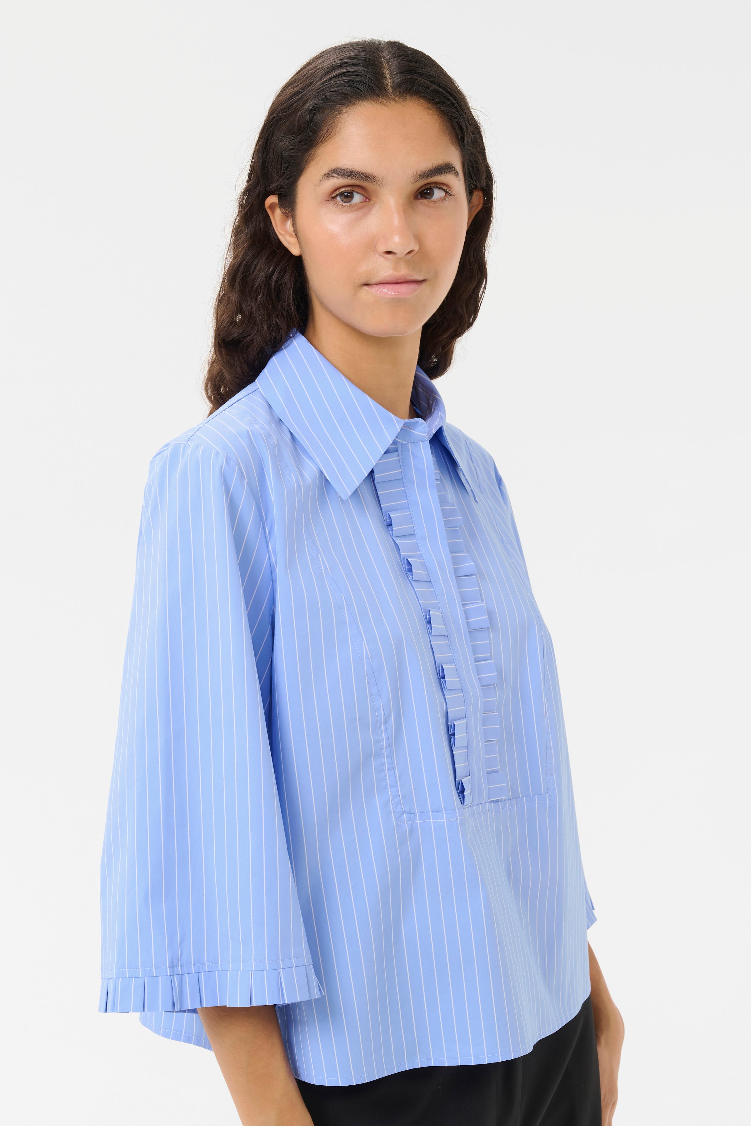 KBAmy Shirt LOOKBOOK FRONT 10105536-107964