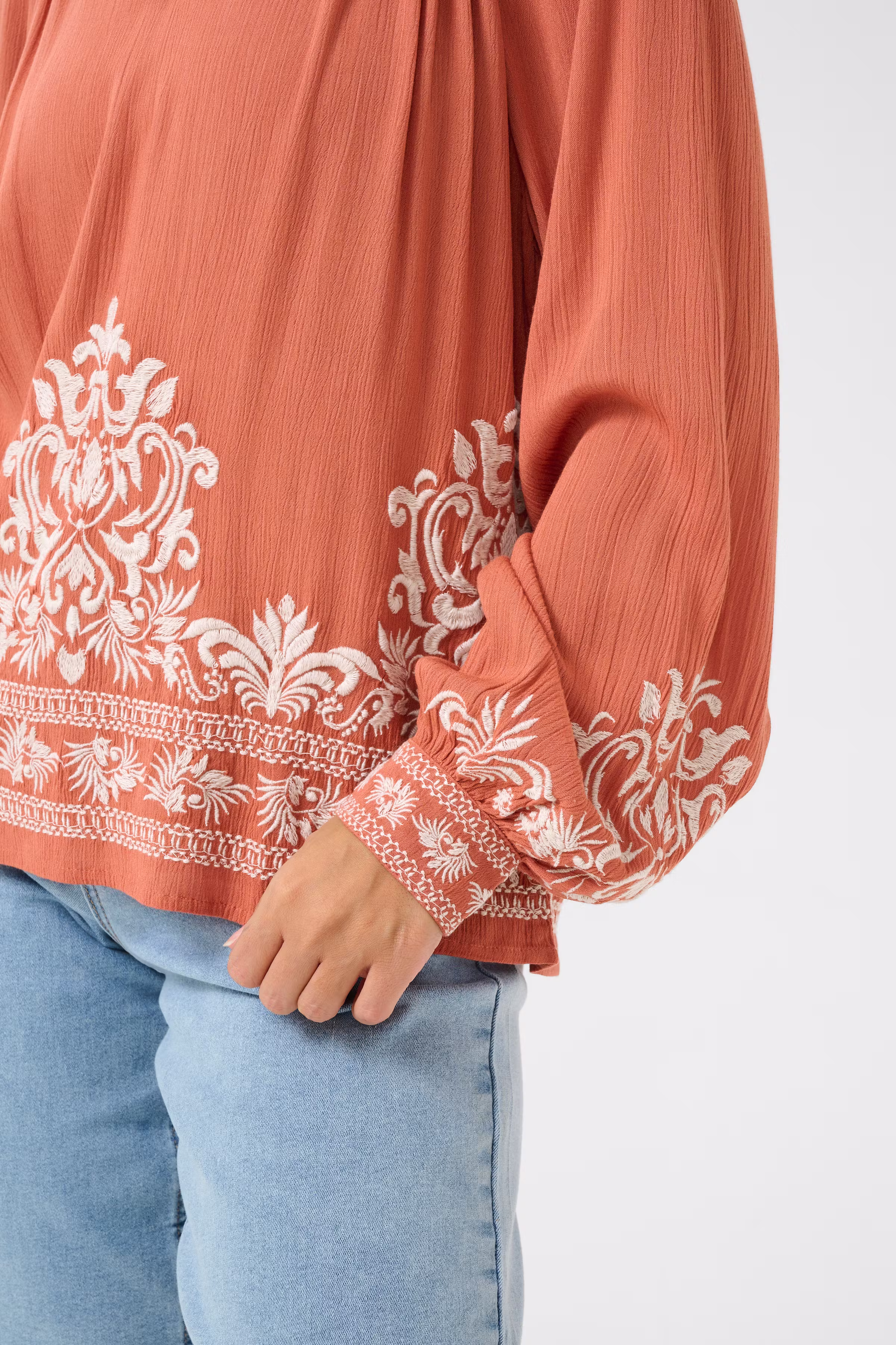 CRZoe Blus LOOKBOOK DETAIL 10613615-181346