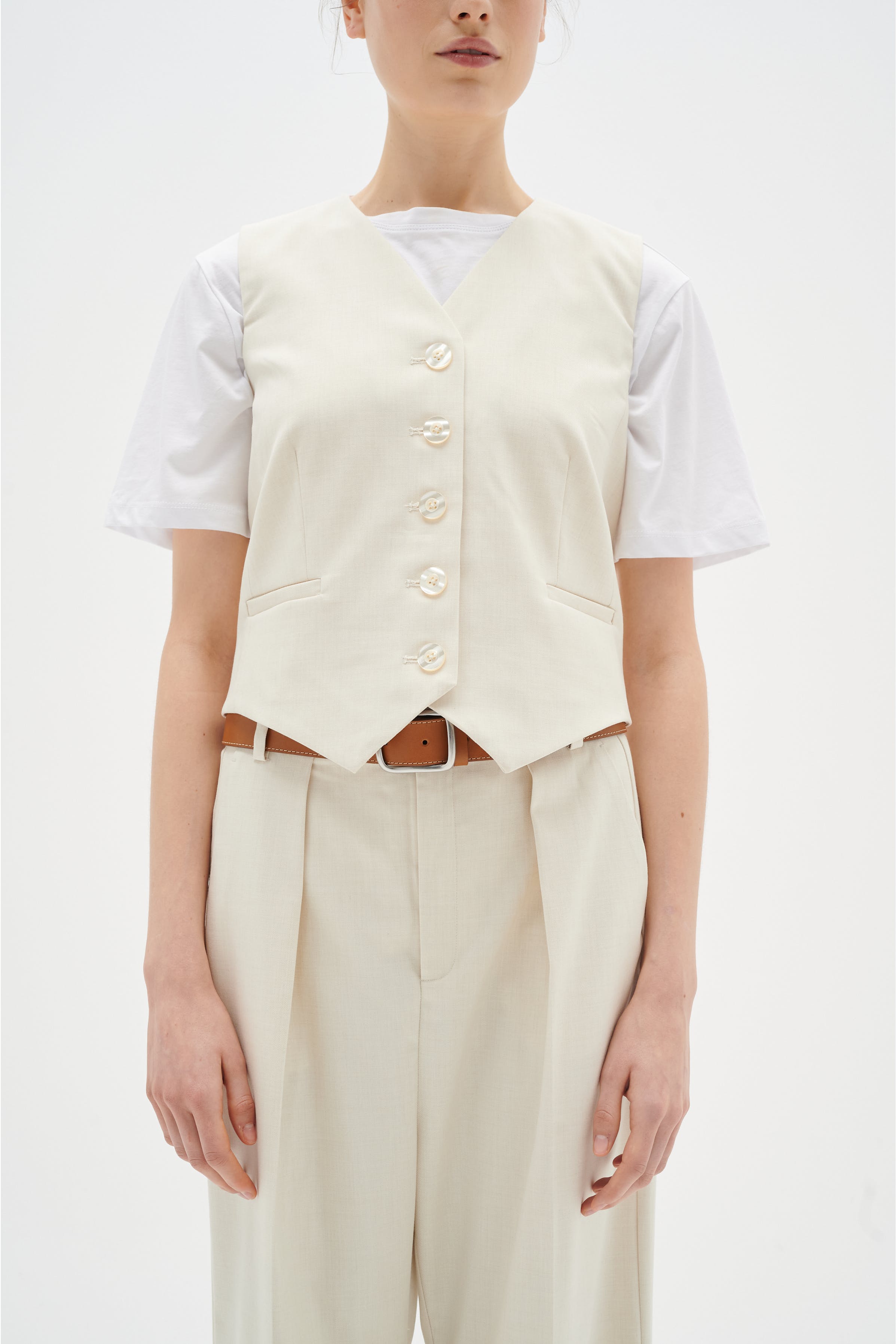 KyrahIW Vest LOOKBOOK FRONT 30108182-1200001