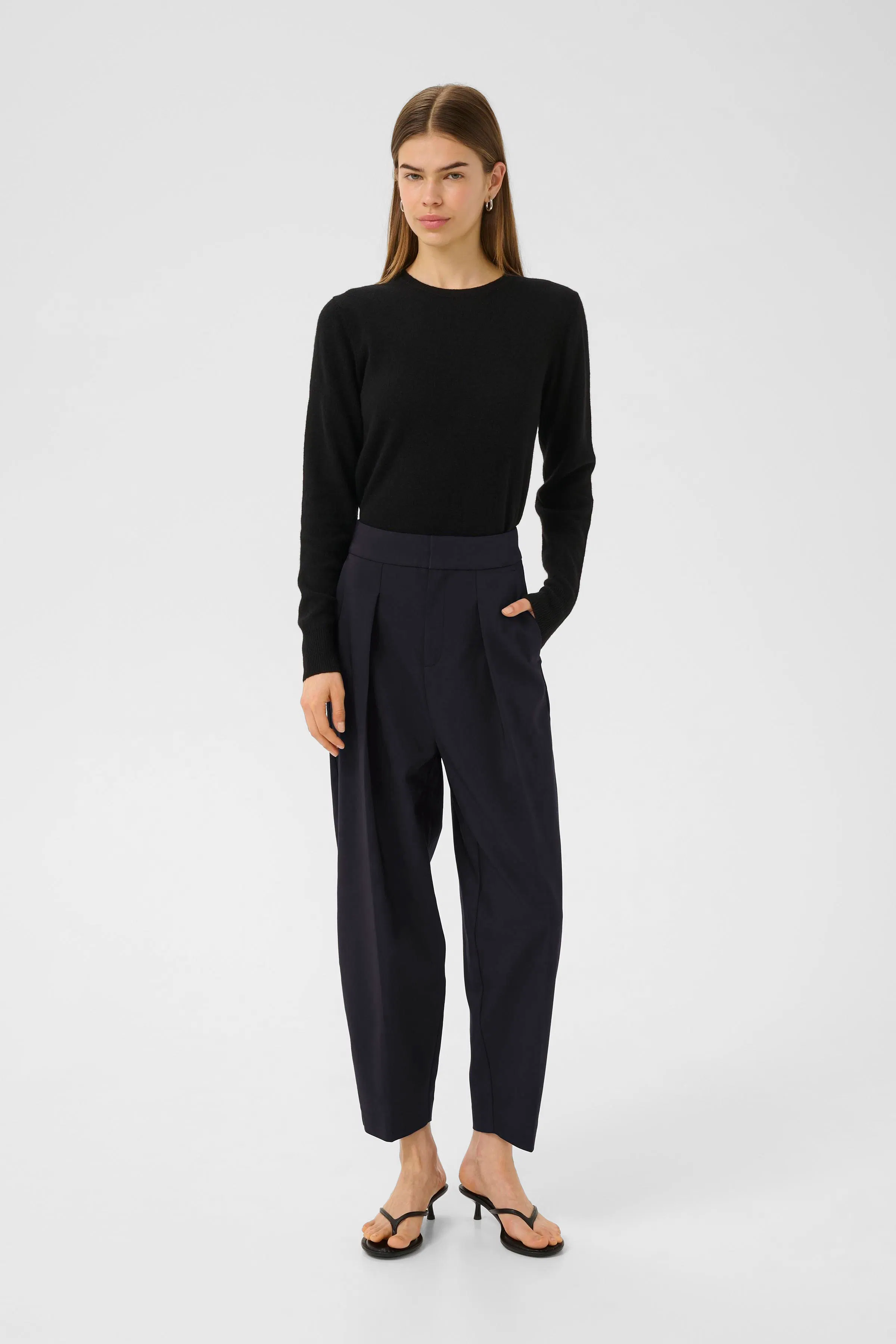 ZellaIW Barrel Bukser LOOKBOOK FRONT 30107207-300005