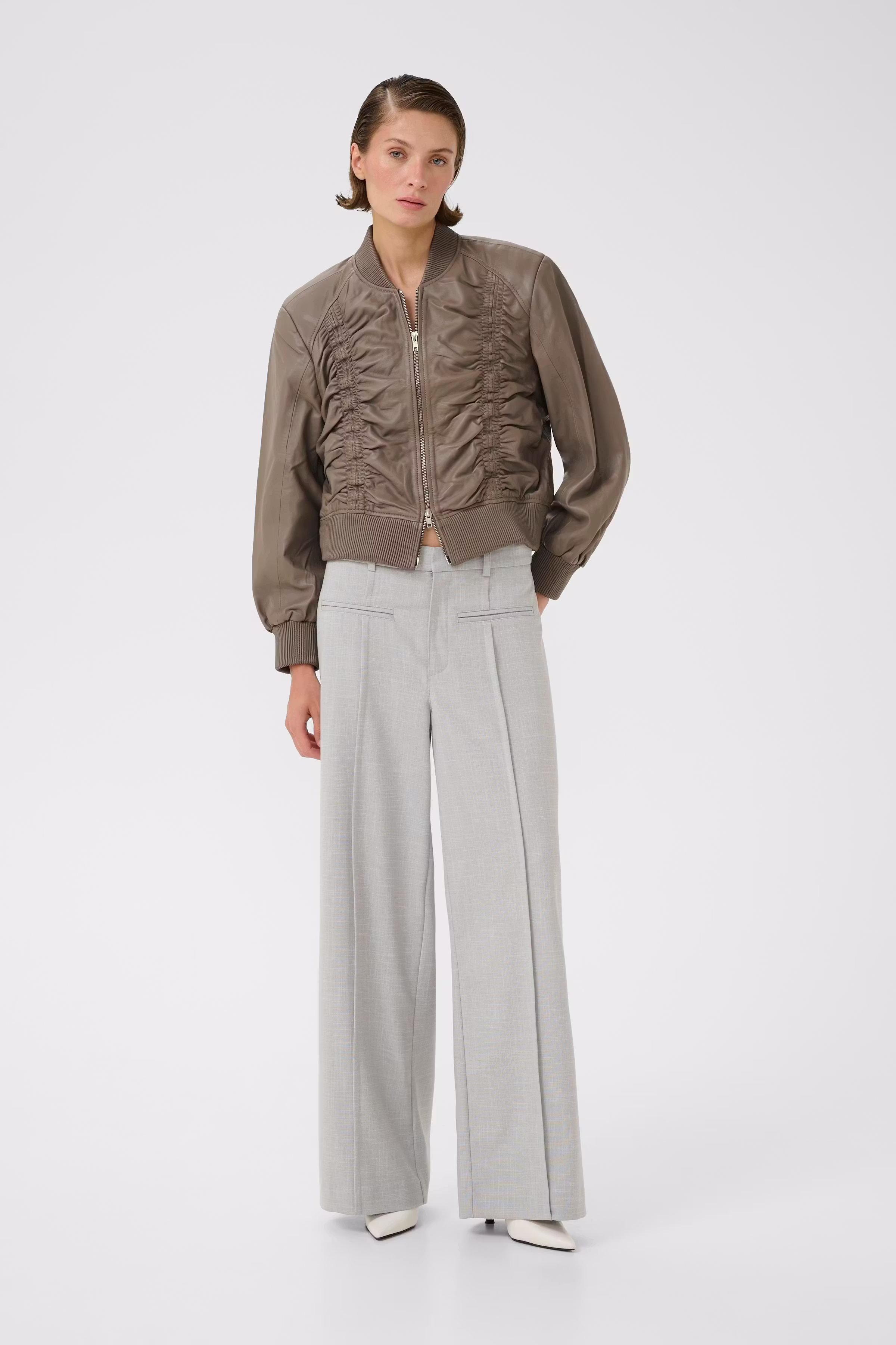 KBElena Hose LOOKBOOK FRONT 10105829-1658031