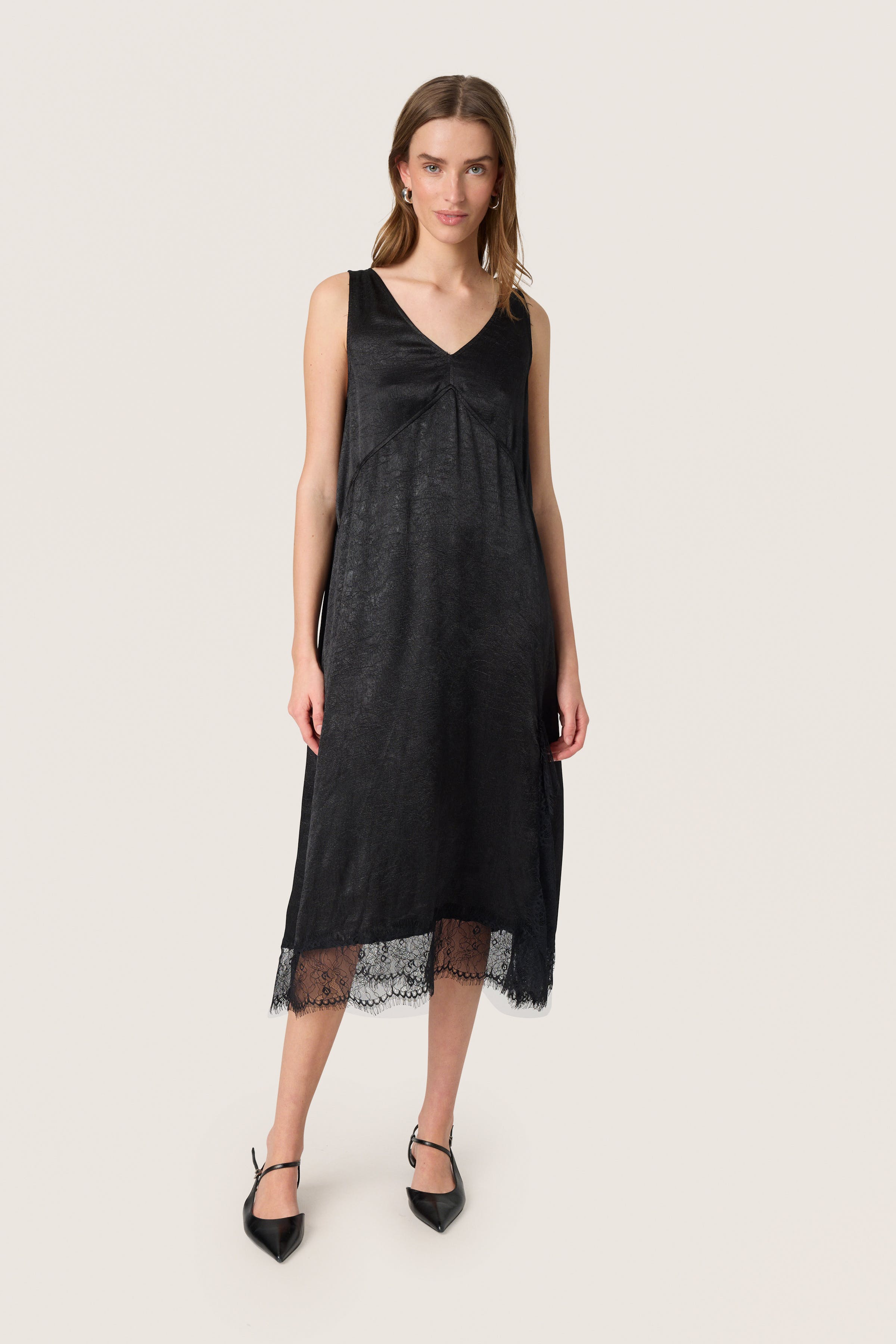 SLYennah Klänning LOOKBOOK FRONT 30408590-194008