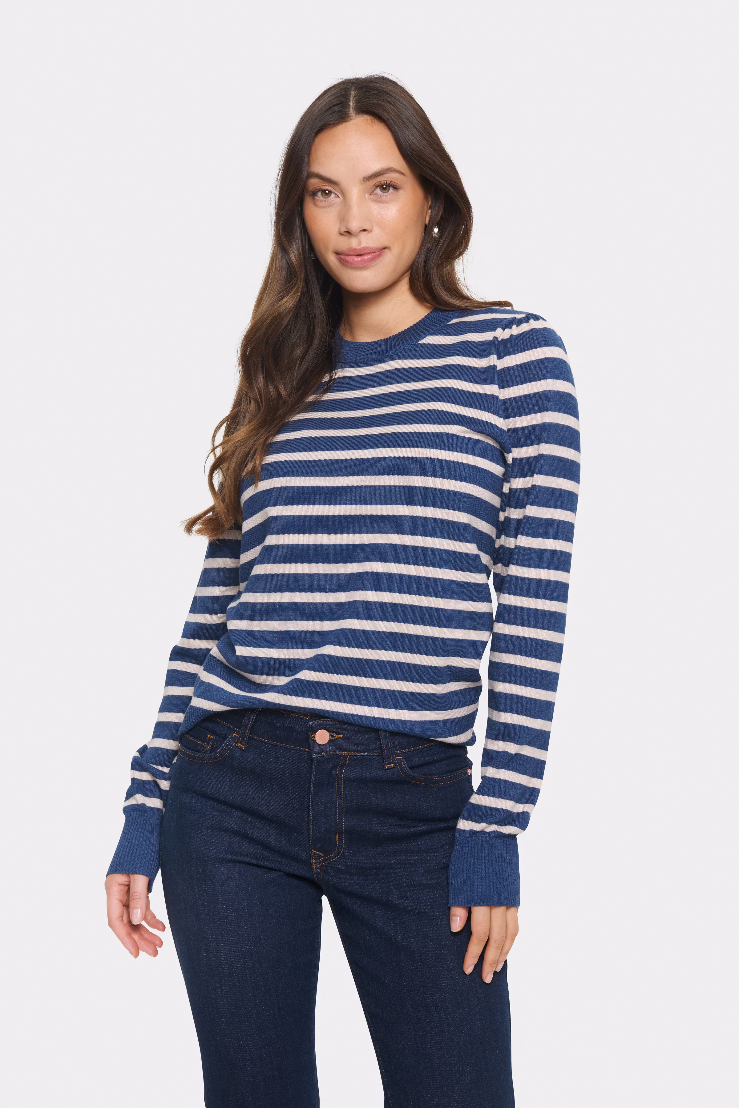 MilaSZ Pullover LOOKBOOK FRONT 30513355-304057