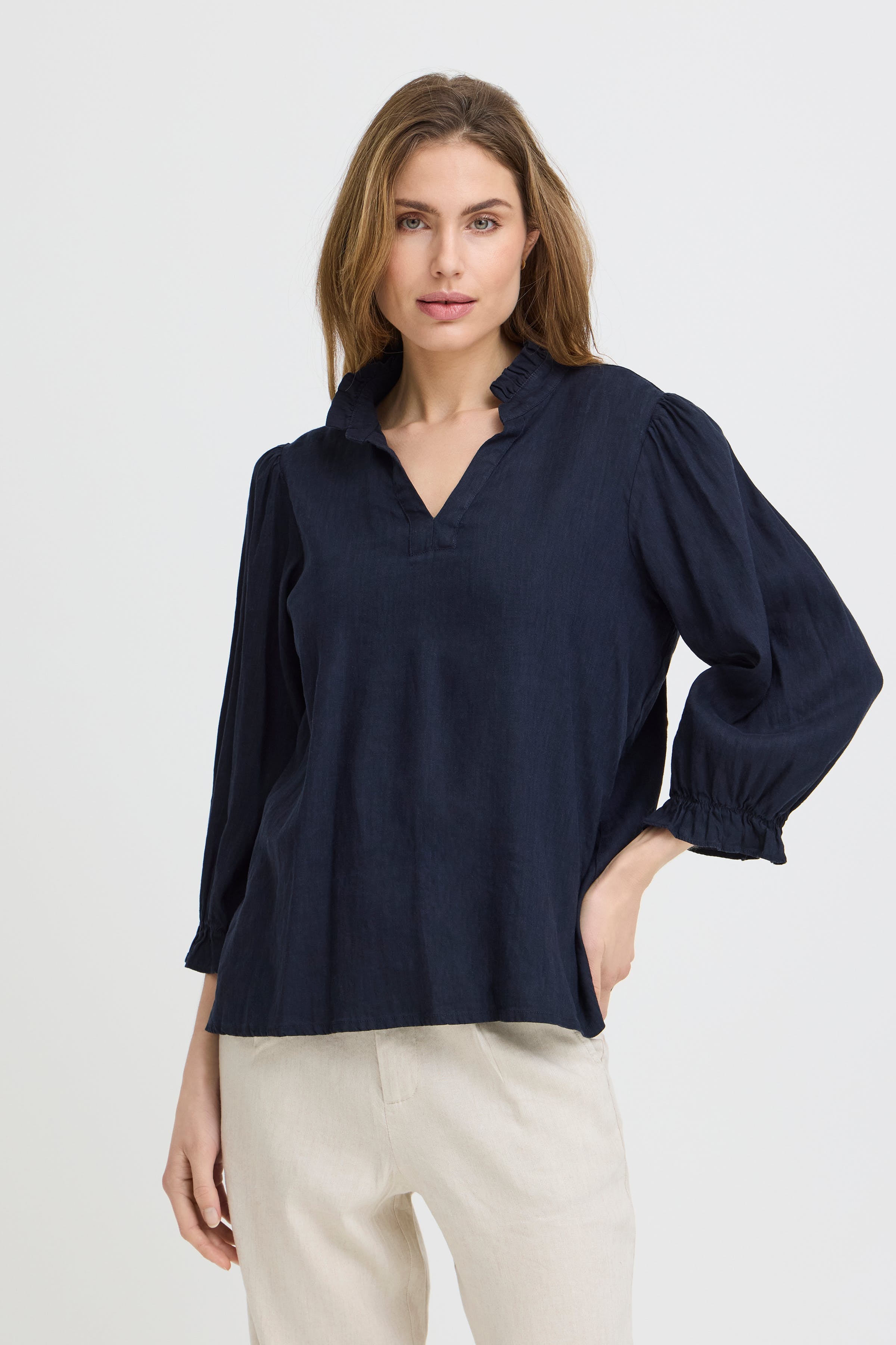 PZLUCA Bluse LOOKBOOK FRONT 50210428-194020