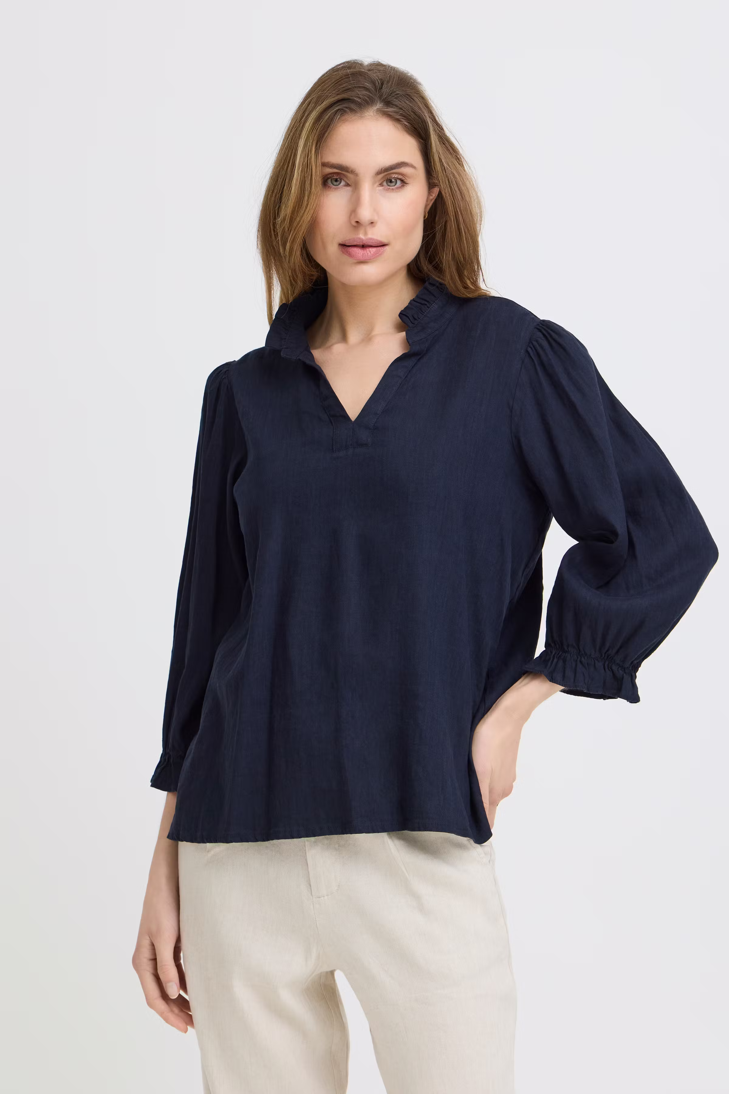 PZLUCA Bluse LOOKBOOK FRONT 50210428-194020