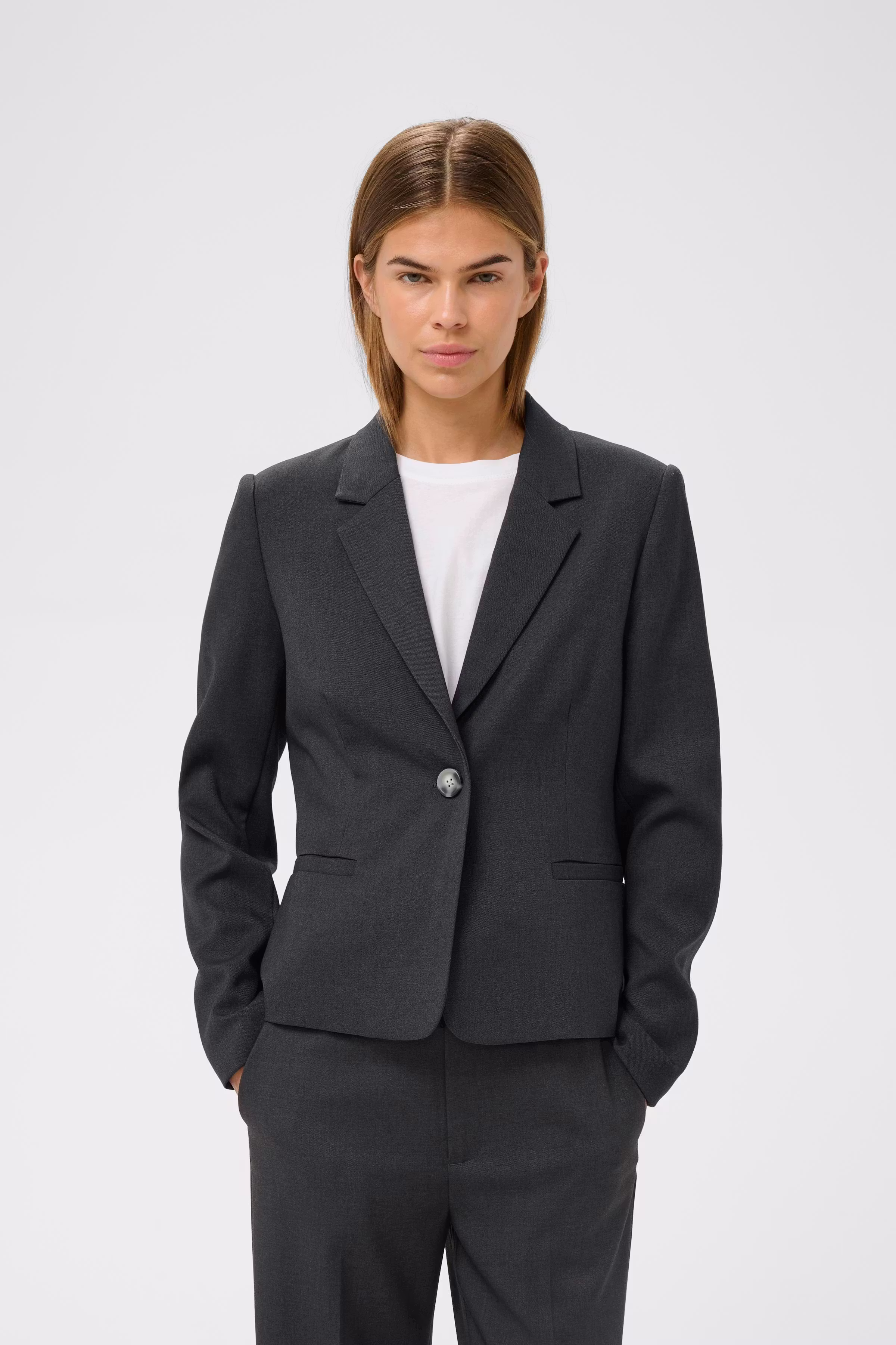 YuktaIW Blazer LOOKBOOK FRONT 30111236-301744