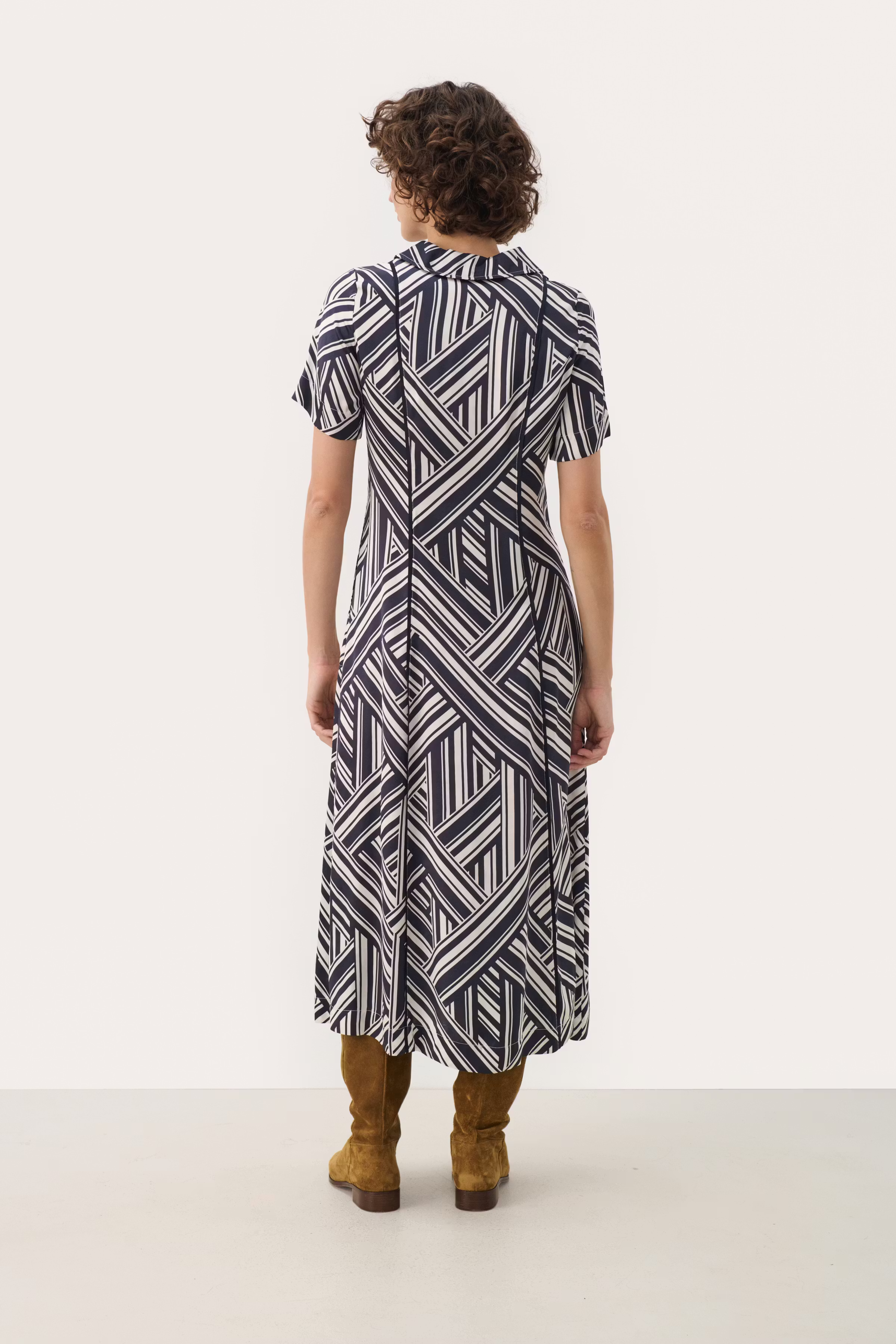 NukaPW Kleid LOOKBOOK BACK 30309400-303572