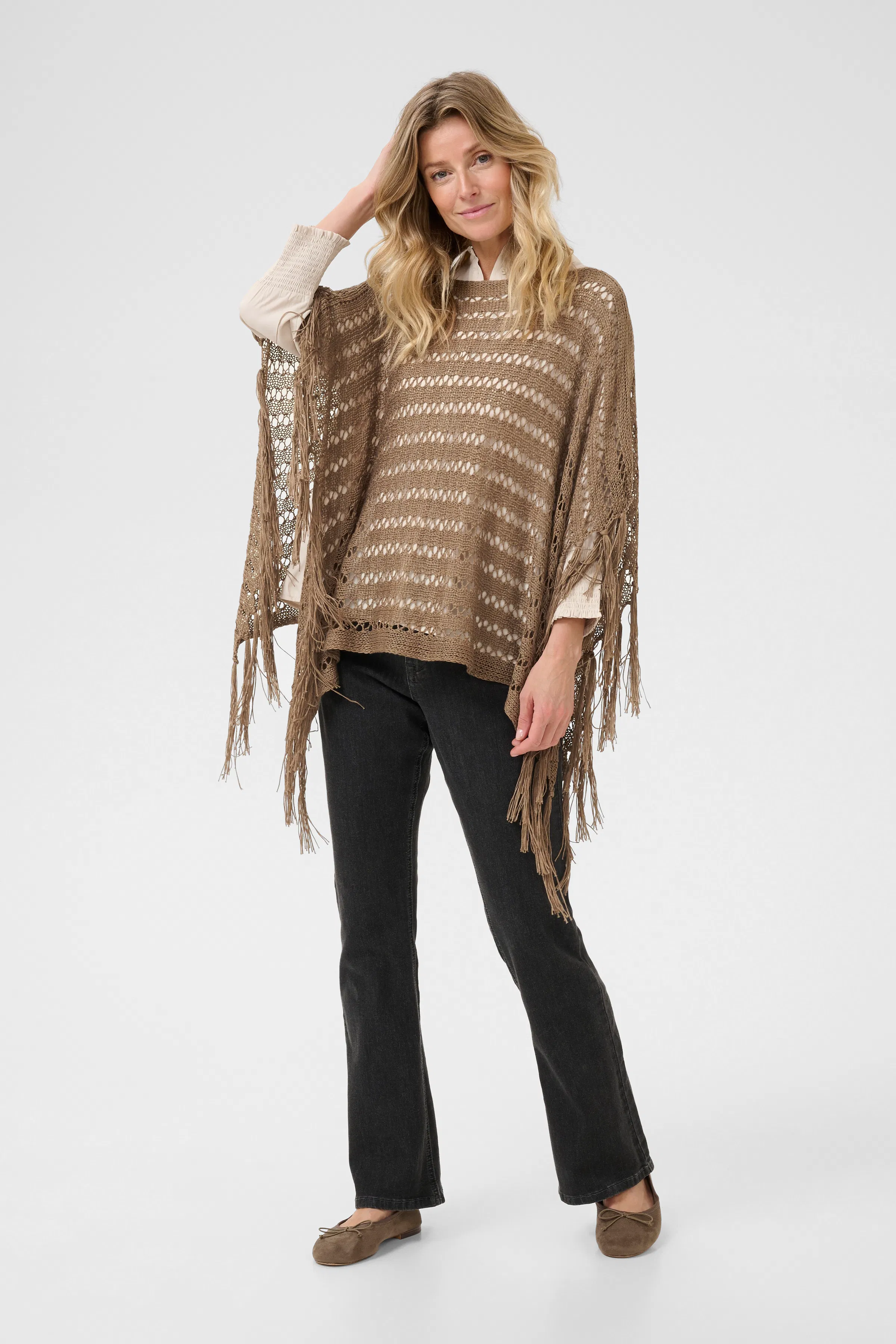 CRAlpah Poncho LOOKBOOK FRONT 10614023-170909