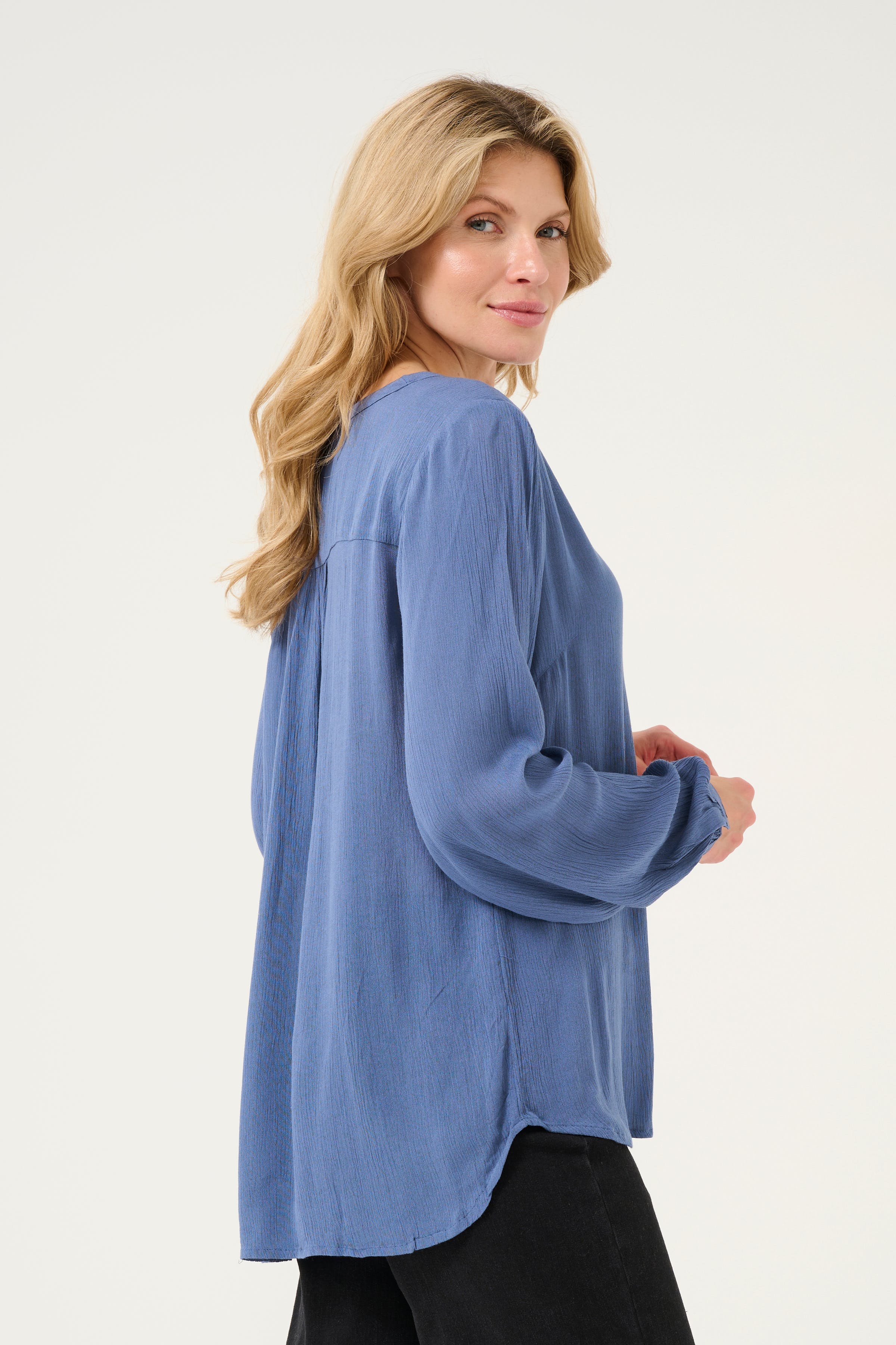 KAamber Bluse LOOKBOOK BACK 501032-193928