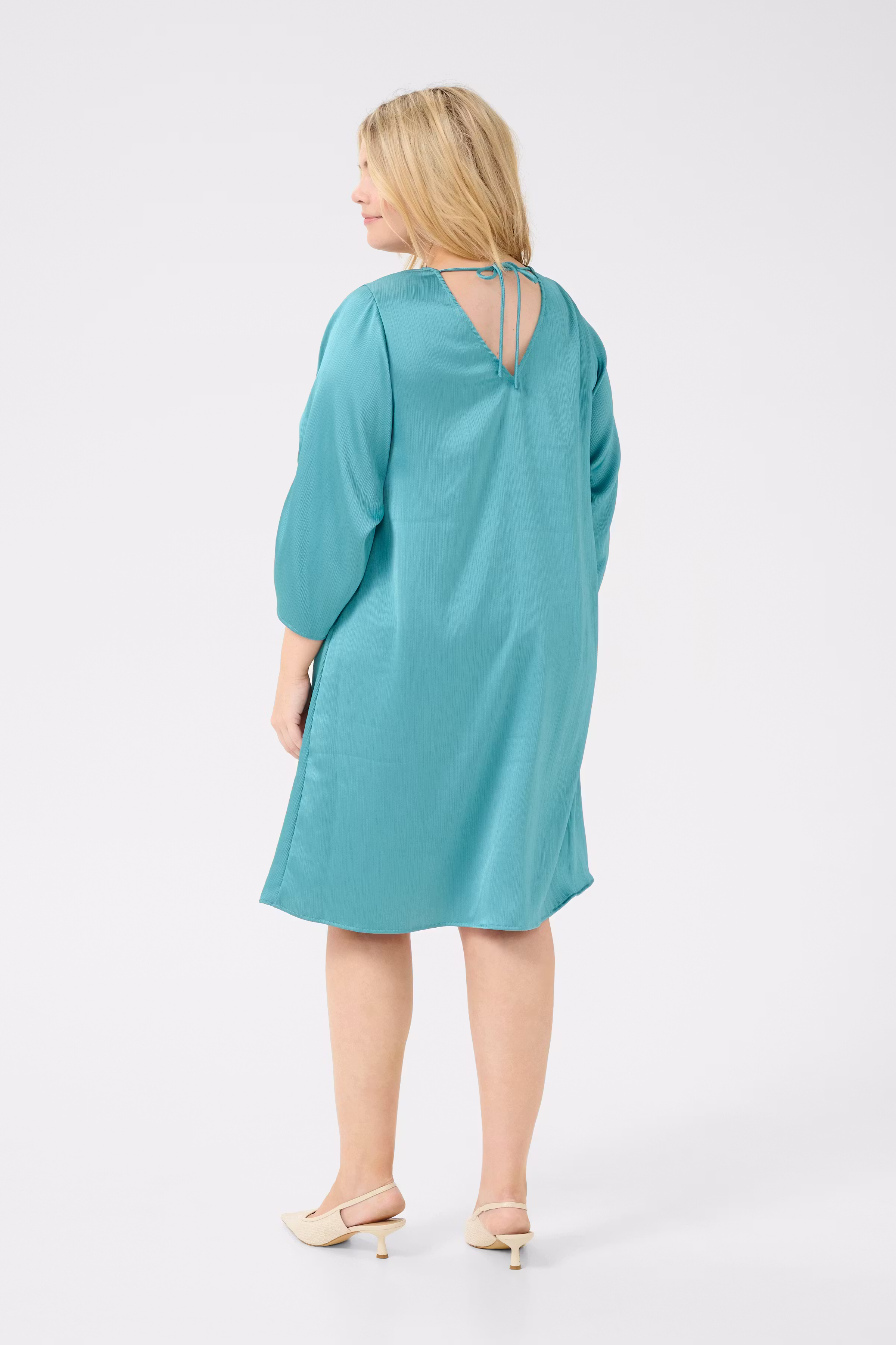 KCmachel Robe LOOKBOOK BACK 10583264-174919