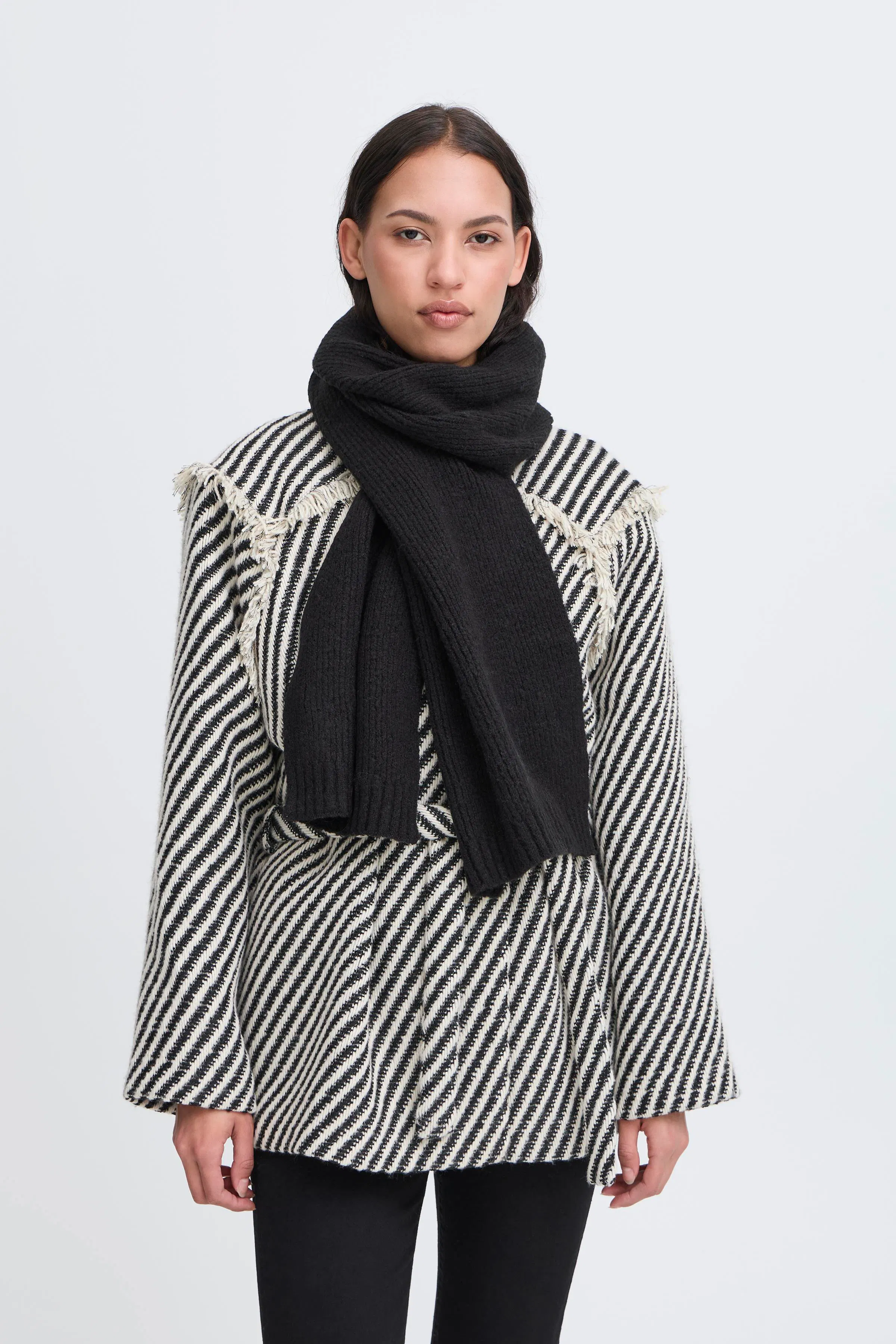 IAIVO Skjerf LOOKBOOK FRONT 20112670-194008