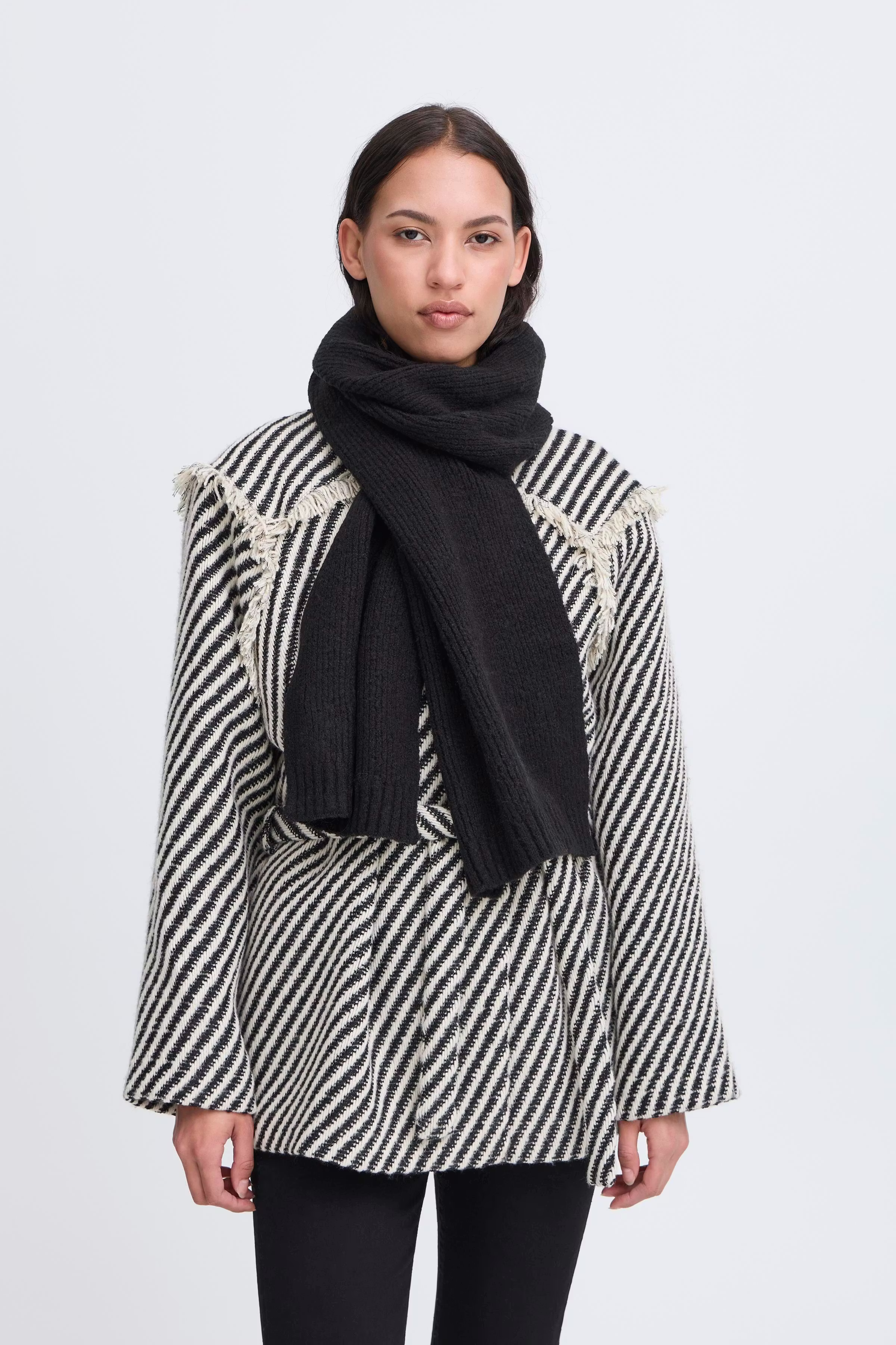 IAIVO Skjerf LOOKBOOK FRONT 20112670-194008