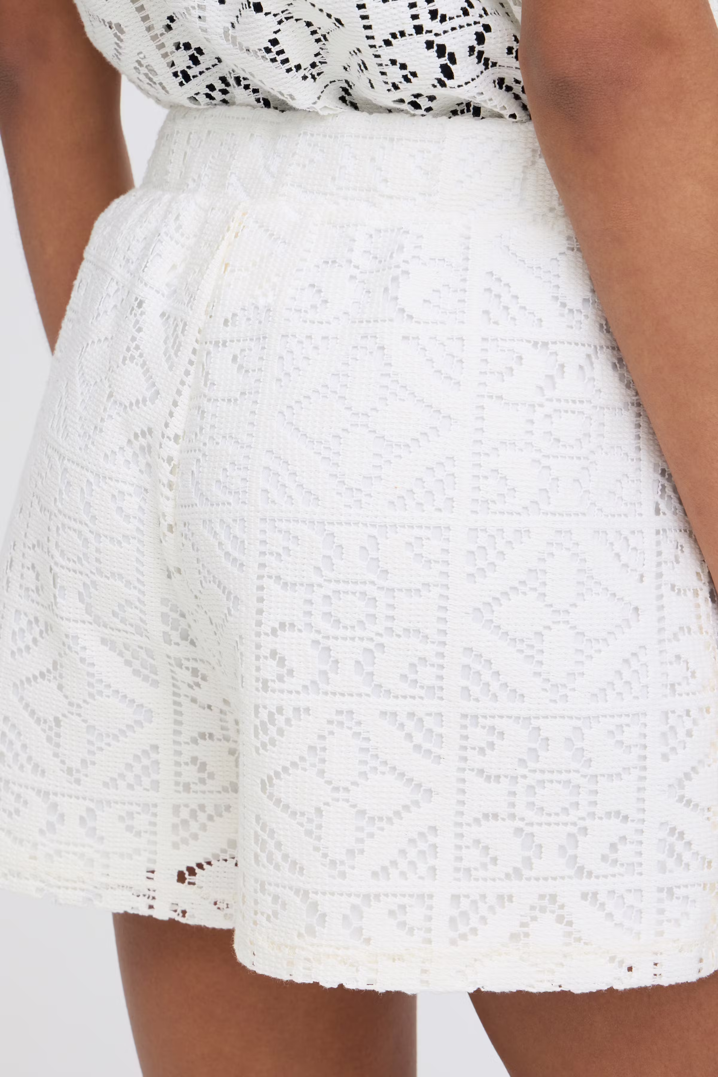 IHNAIMA Shorts LOOKBOOK DETAIL 20125461-114201