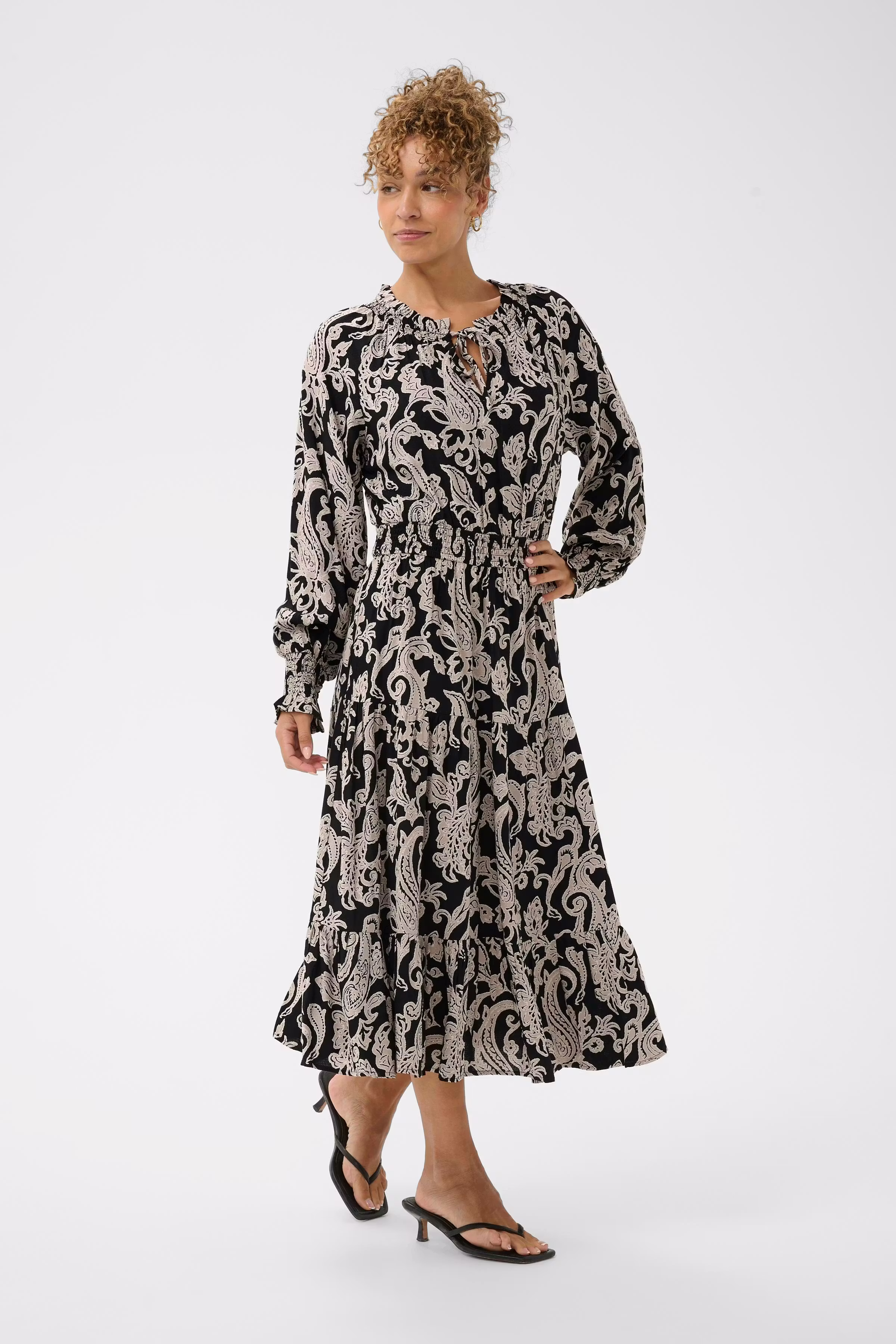 CRLucy Dress LOOKBOOK FRONT 10613157-109389