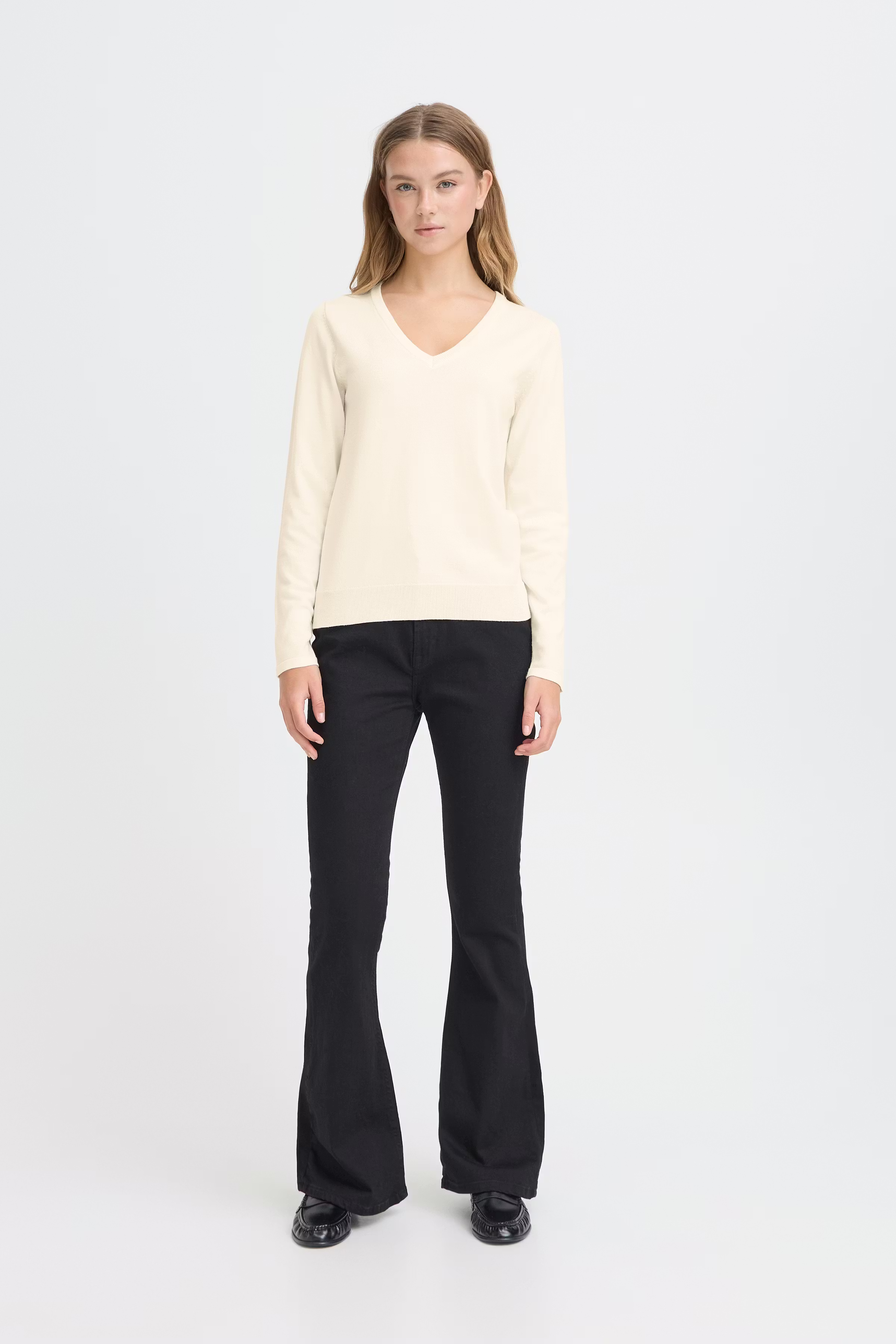 IHLULS V-Neck Pullover LOOKBOOK FRONT 20125815-130905