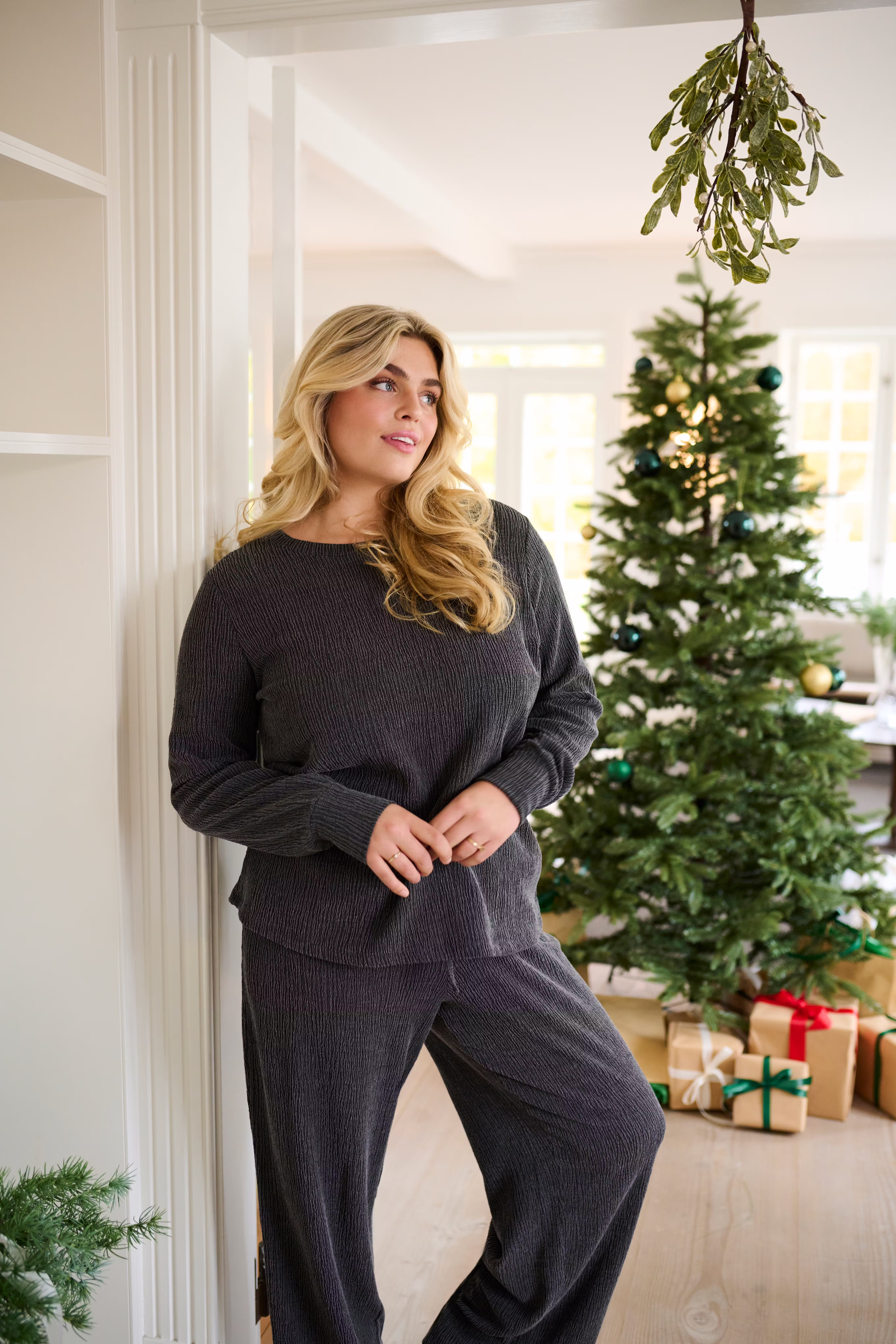 KColena Broek LOCATION NONE 10582856-100125