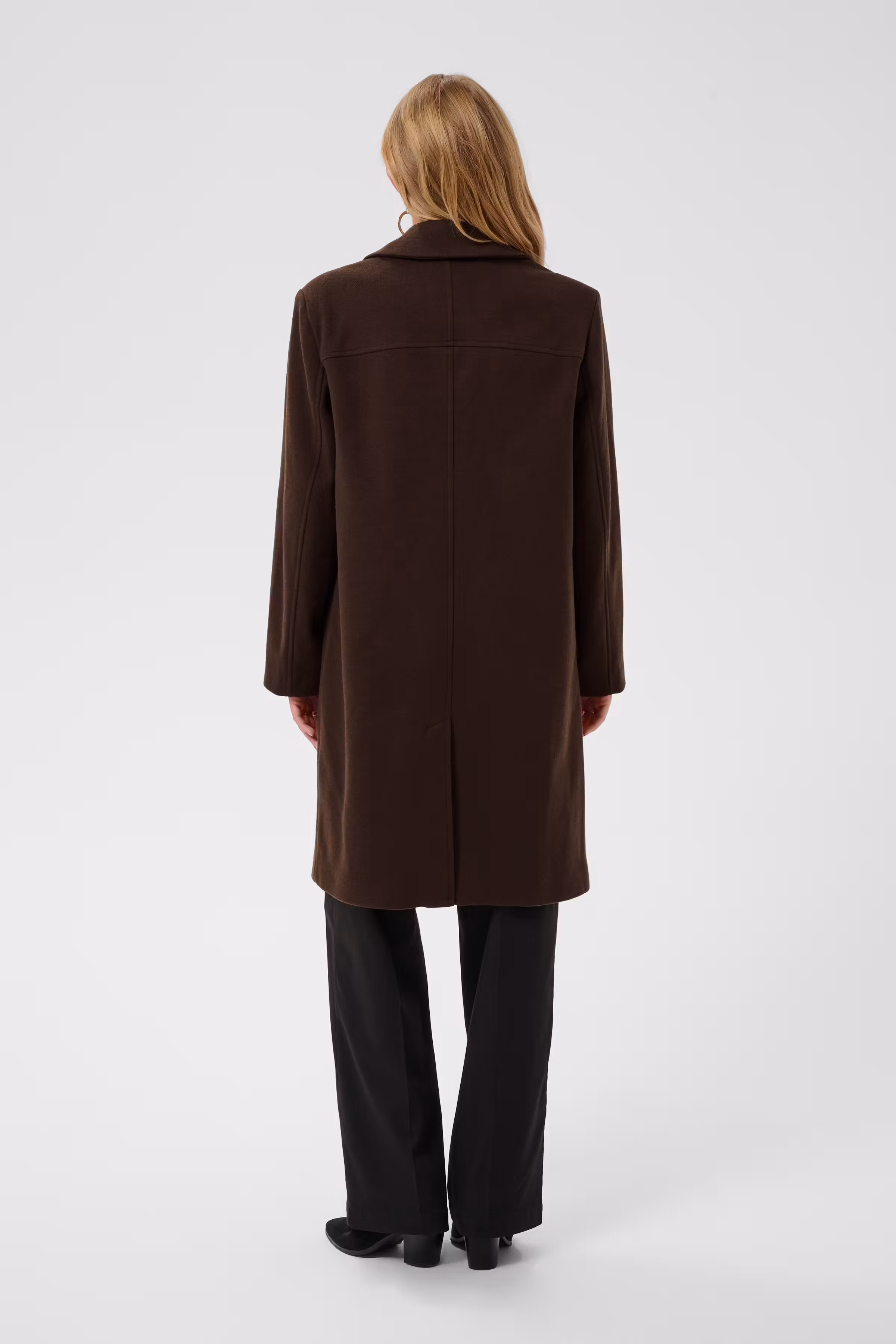 CRJaze Mantel LOOKBOOK BACK 10615112-191016