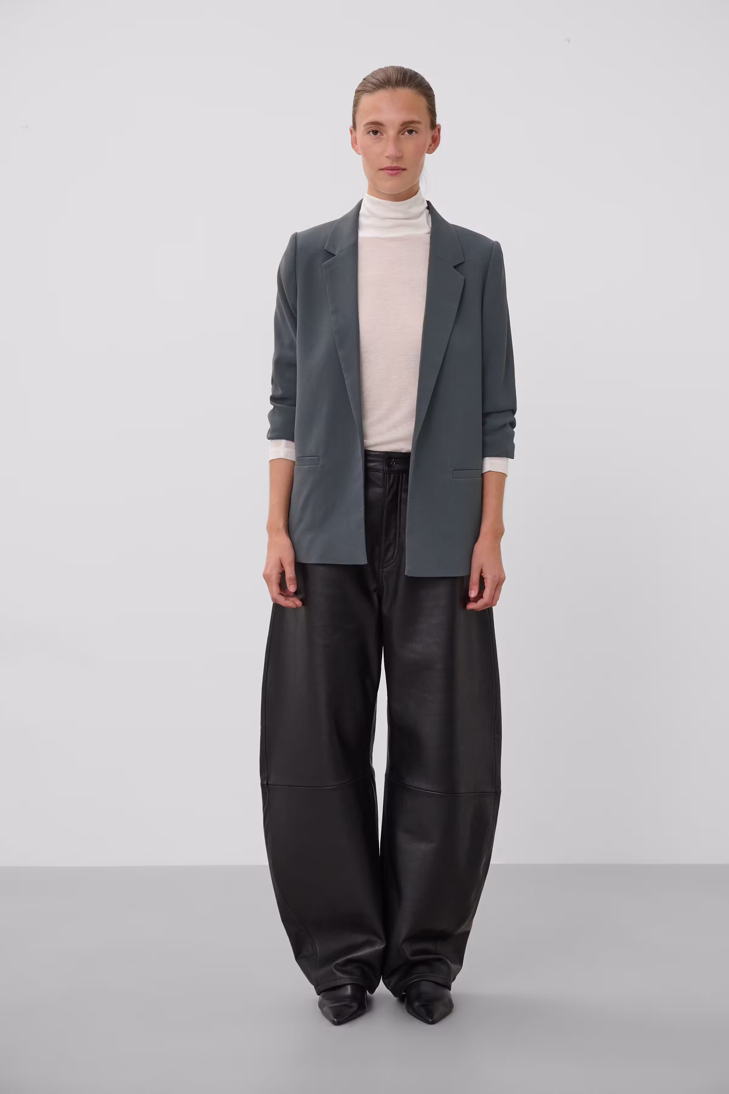 SLShirley Blazer LOOKBOOK FRONT 30403608-194215