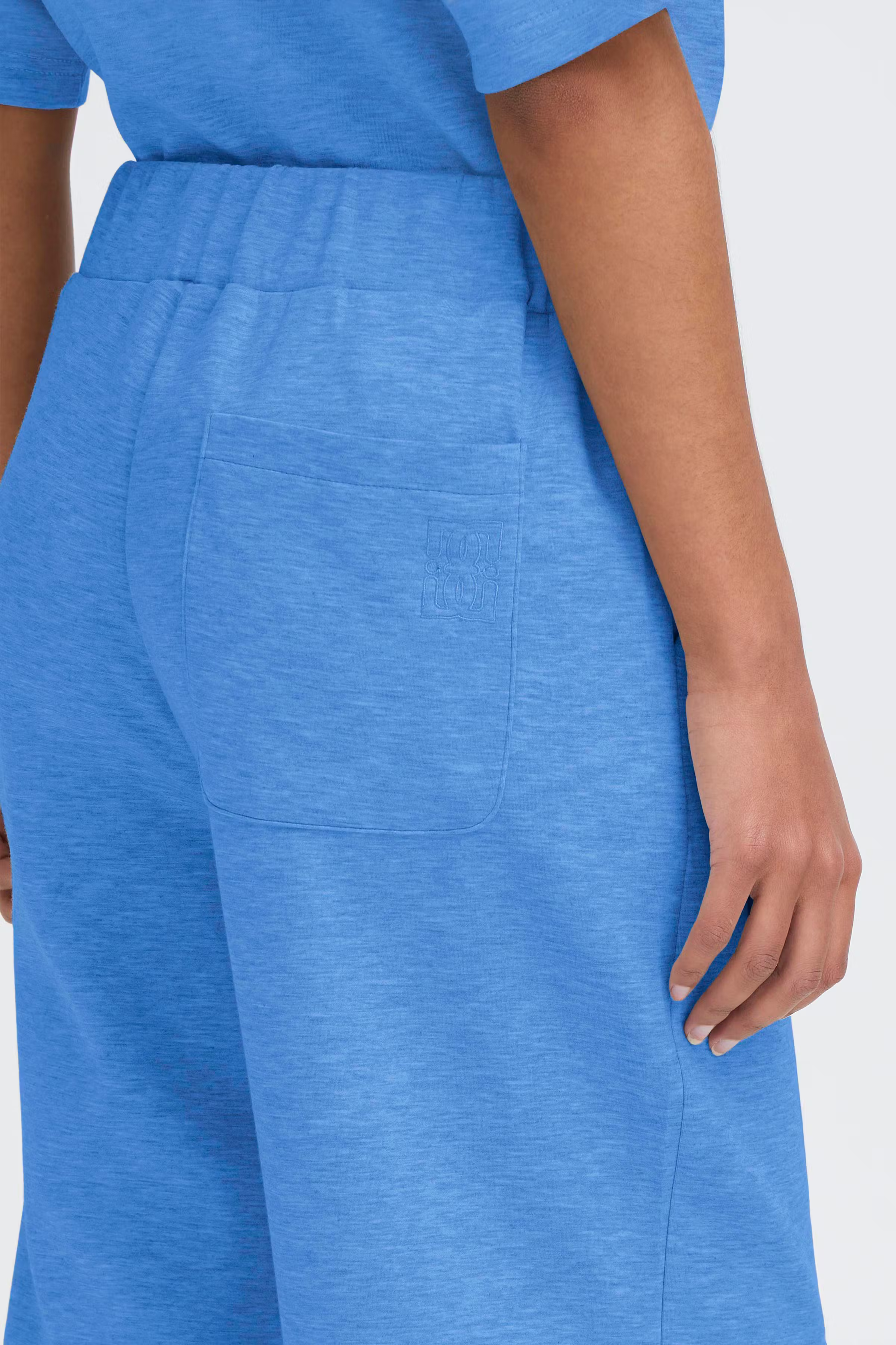 IHKATE Bukser LOOKBOOK DETAIL 20125122-184048