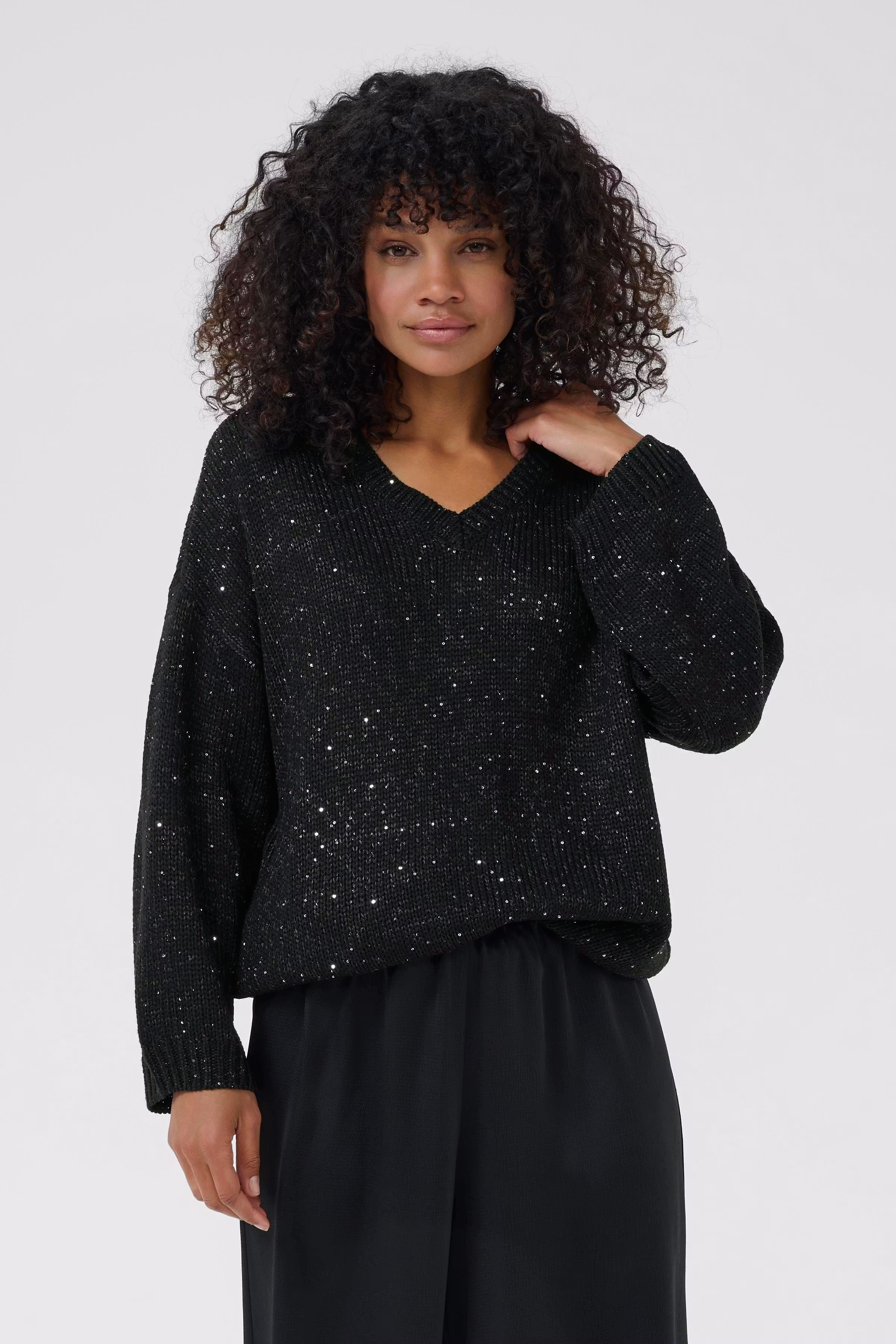 KAshina Pullover LOOKBOOK FRONT 10510987-100121