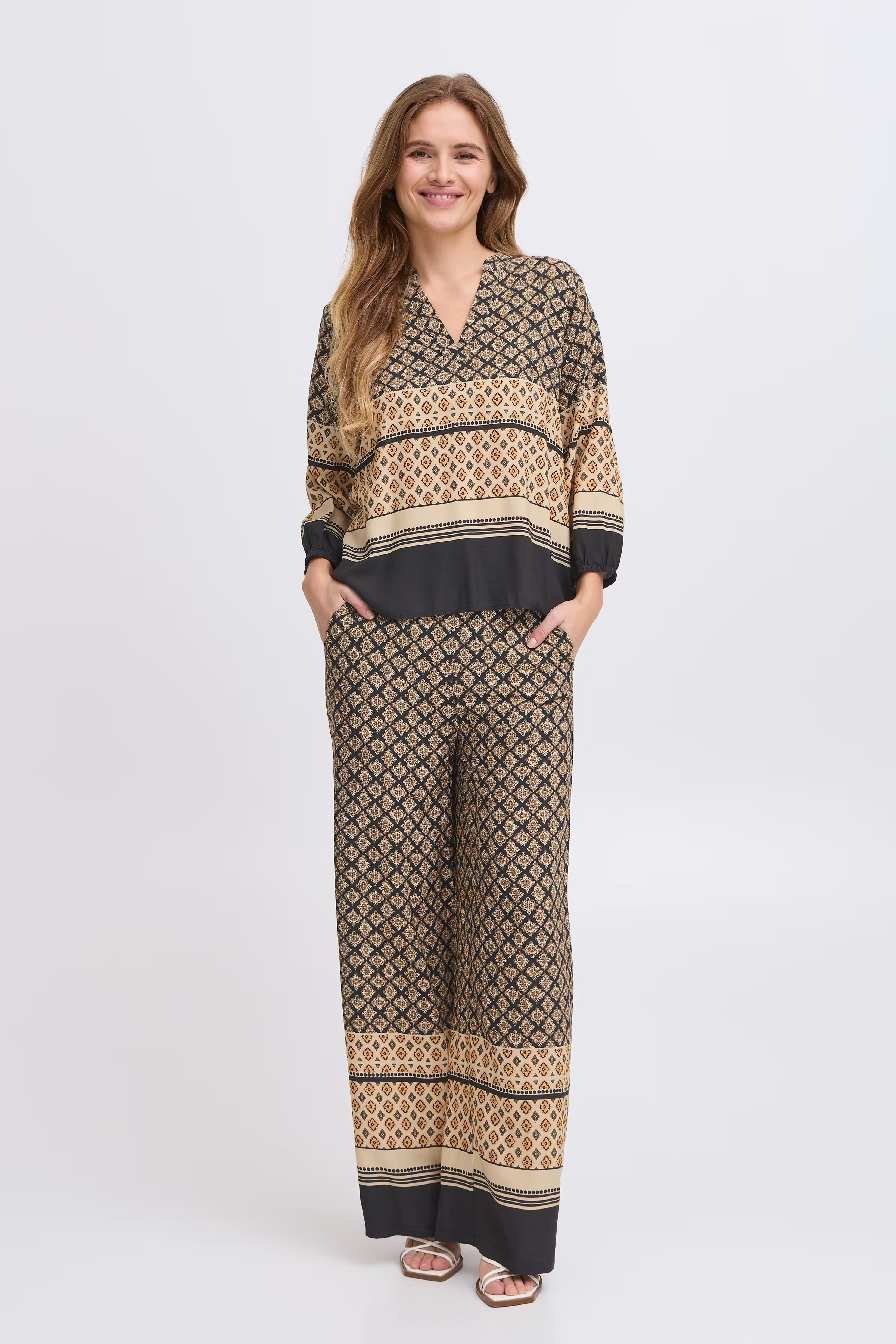 PZOLIVIA Blus LOOKBOOK FRONT 50208810-204511