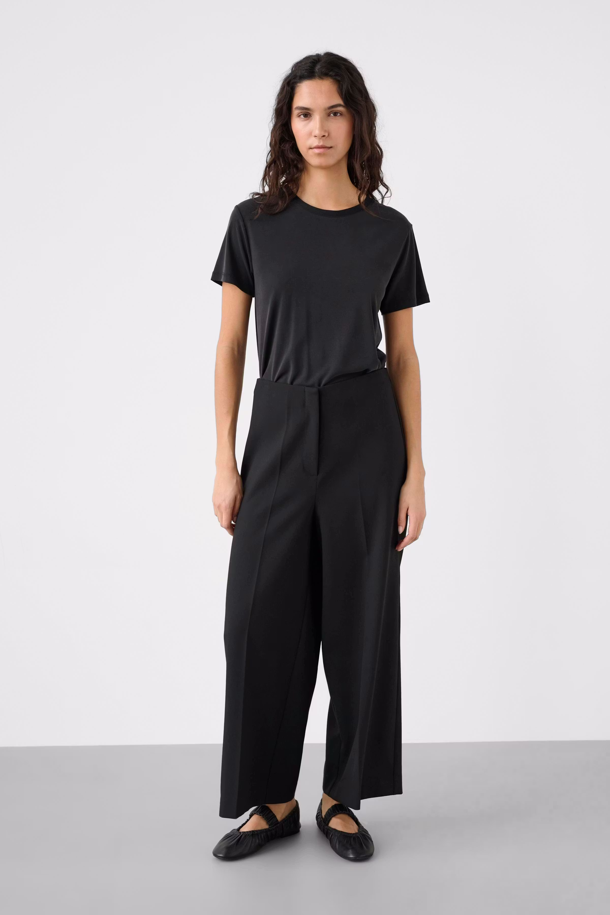 SLCorinne Cropped Trousers LOOKBOOK FRONT 30407013-194008