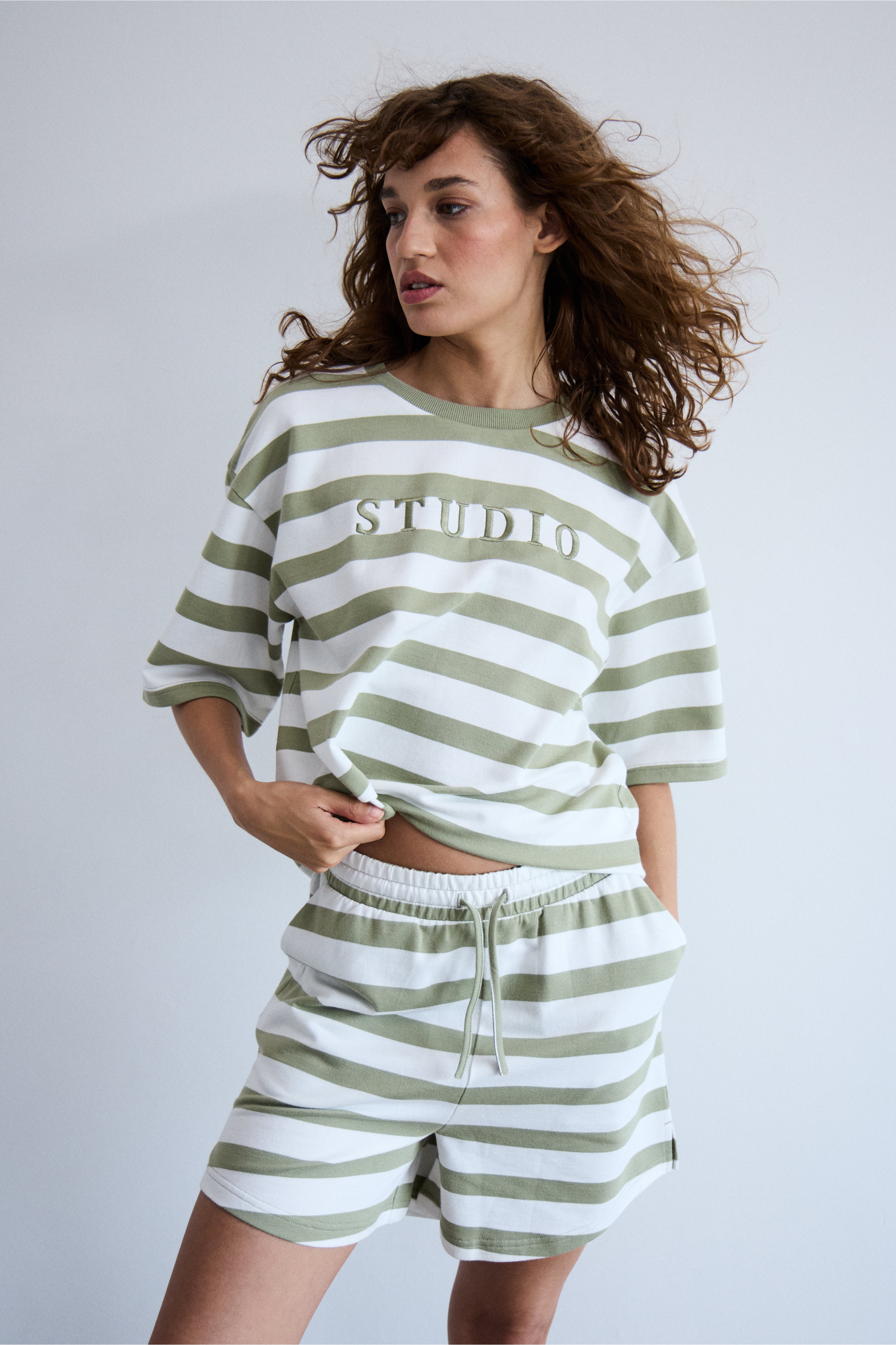 IHOCIE T-shirt LOCATION NONE 20122776-204373