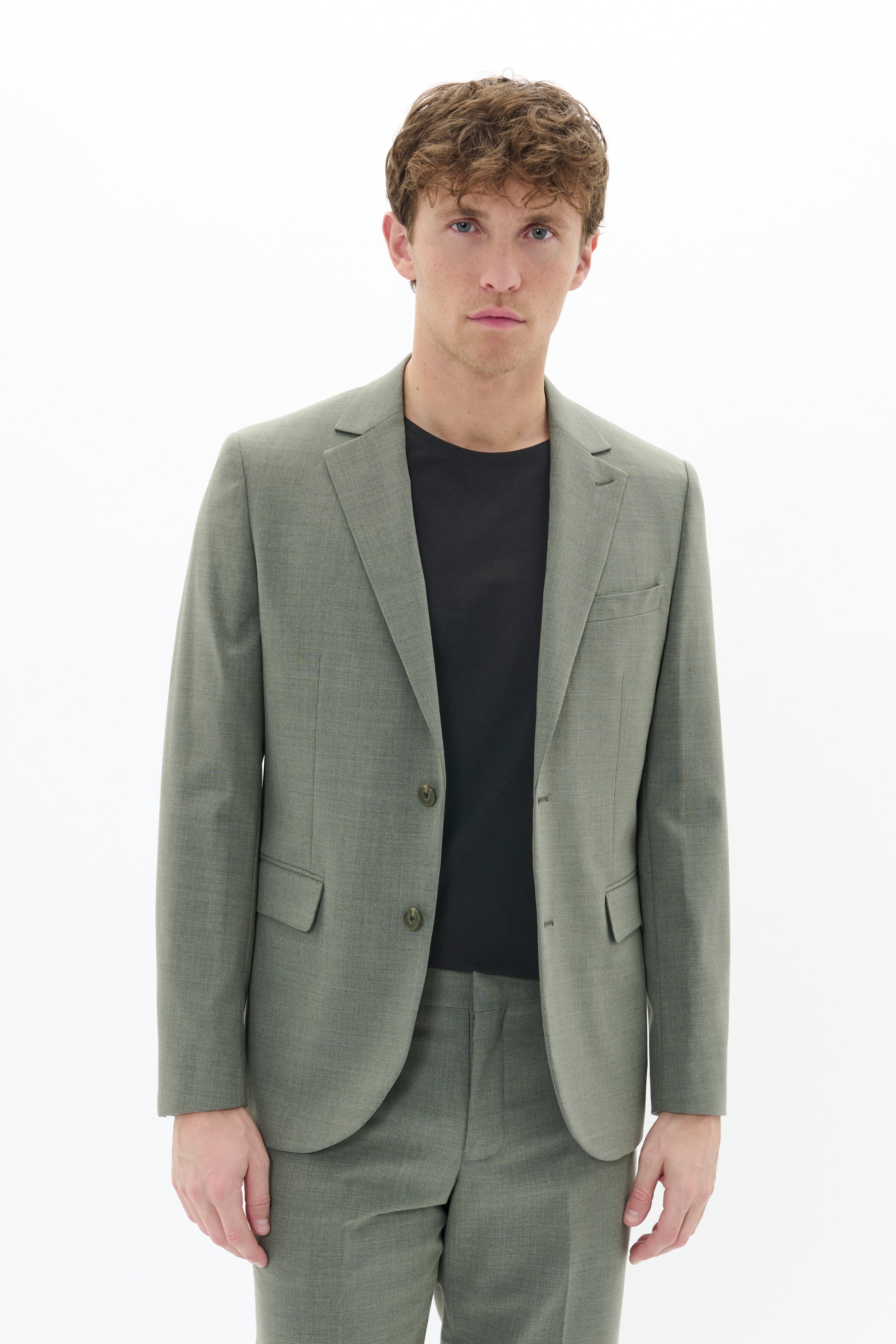 MAgeorge Blazer LOCATION NONE 30208091-180312