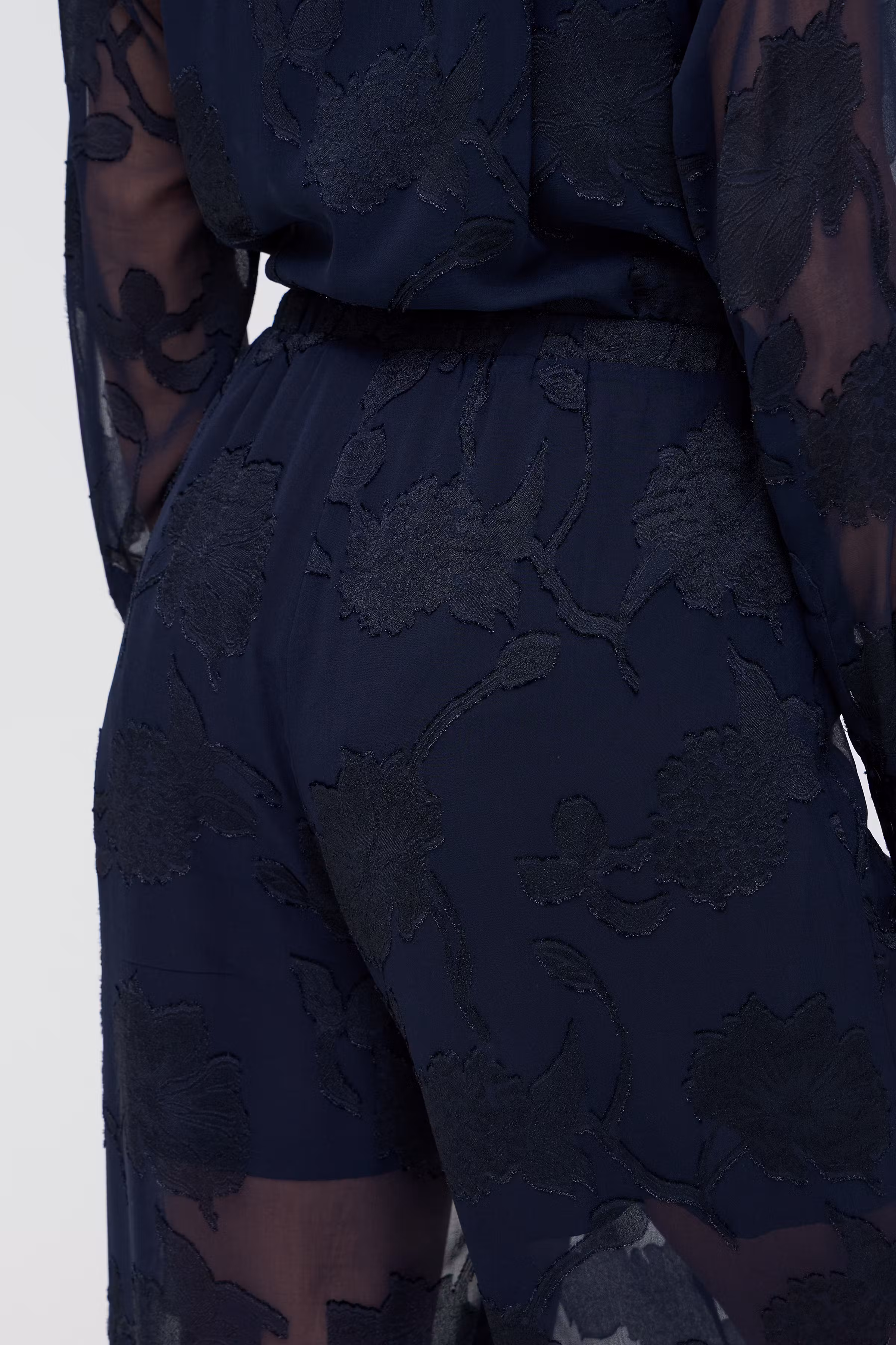 FRLYLA Hose LOOKBOOK DETAIL 20618630-194011
