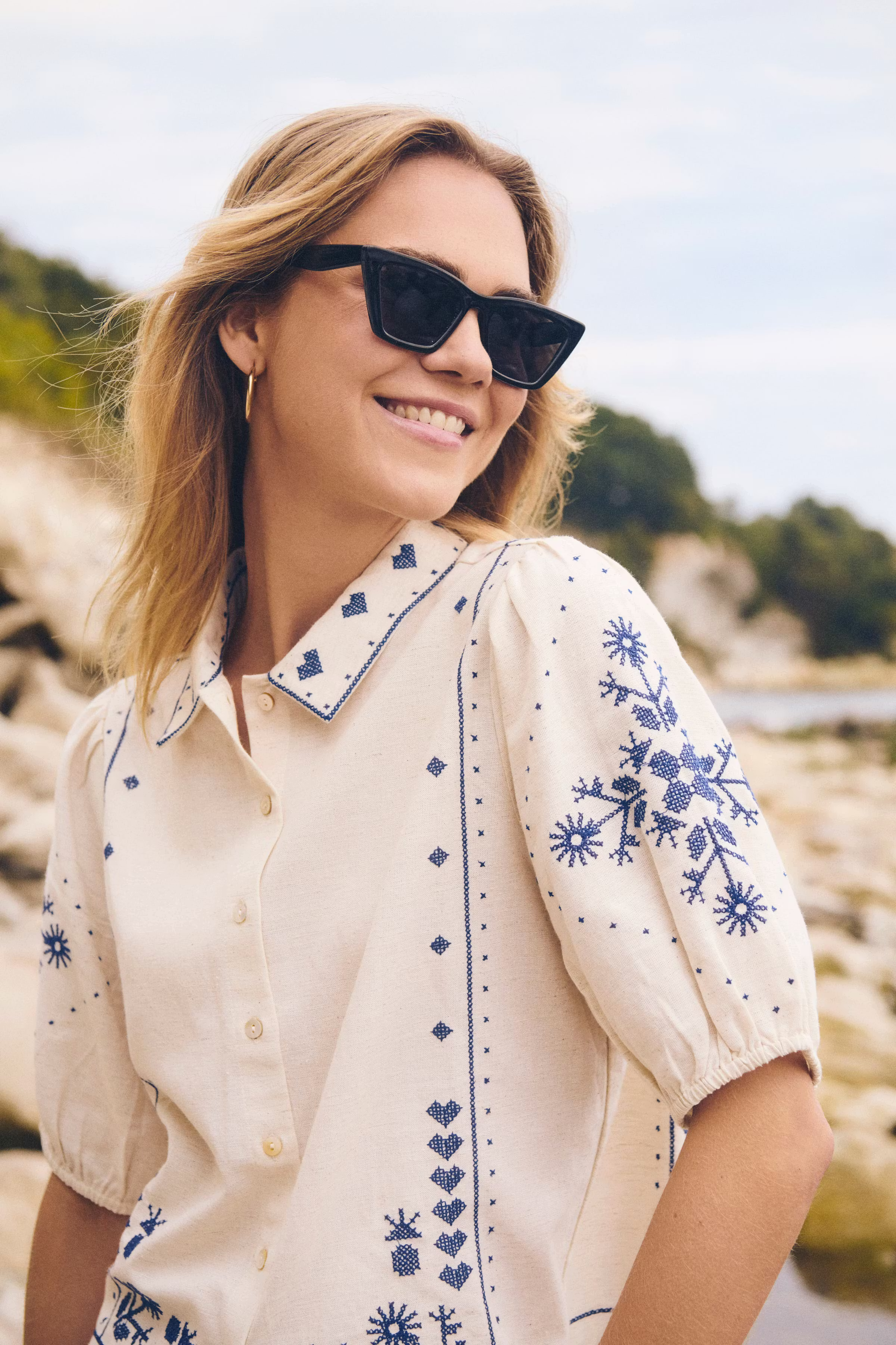 RomelleSZ Shirt LOCATION NONE 30515081-125202