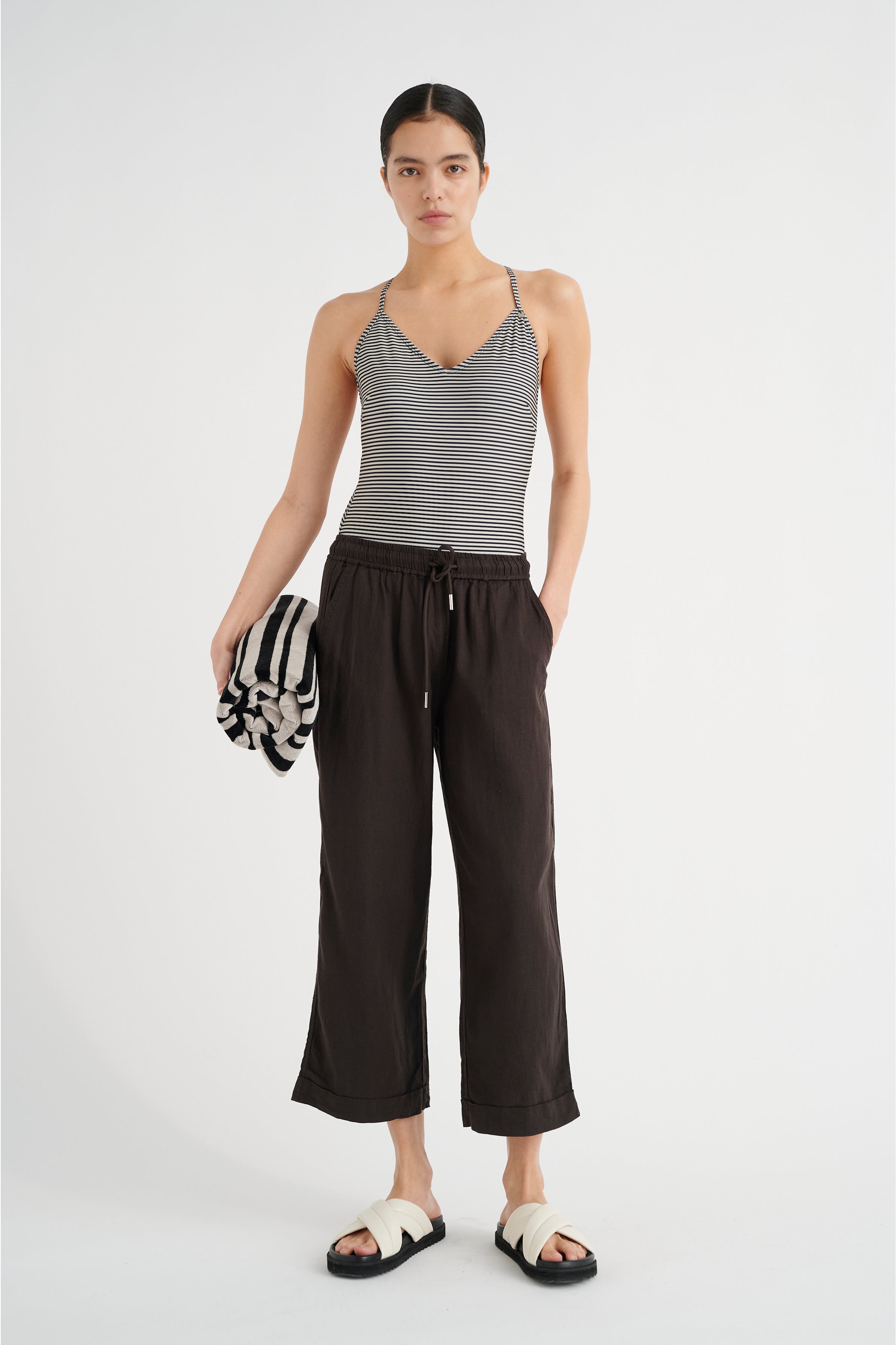 DrizaIW Broek LOOKBOOK FRONT 30106328-191101