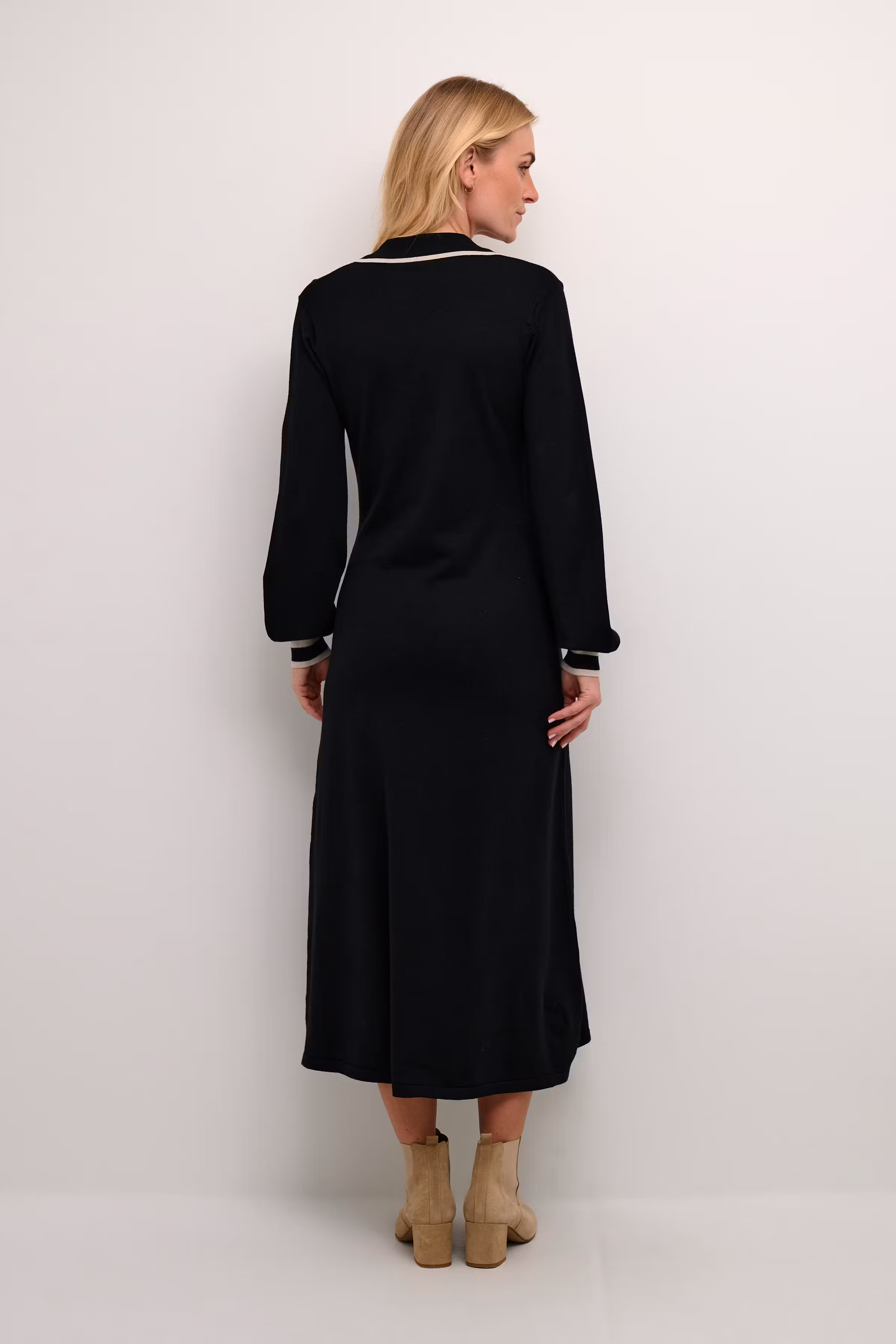 CRVillea Kleid LOOKBOOK BACK 10612875-100120