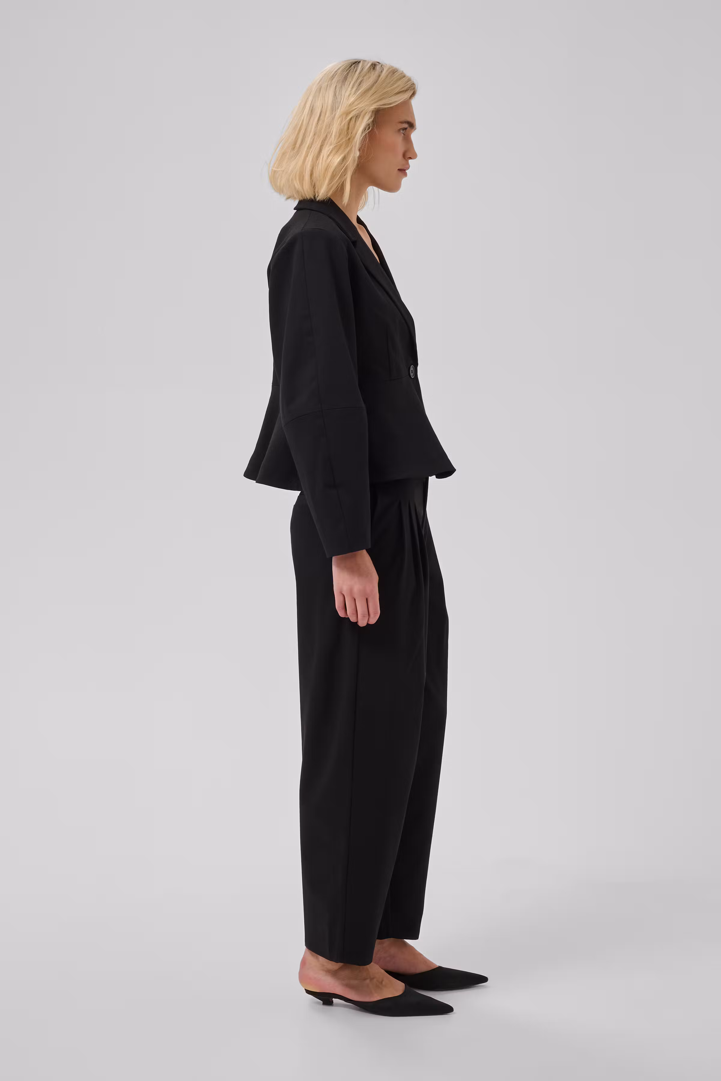 MWEvie Trousers LOOKBOOK DETAIL 10705723-100031