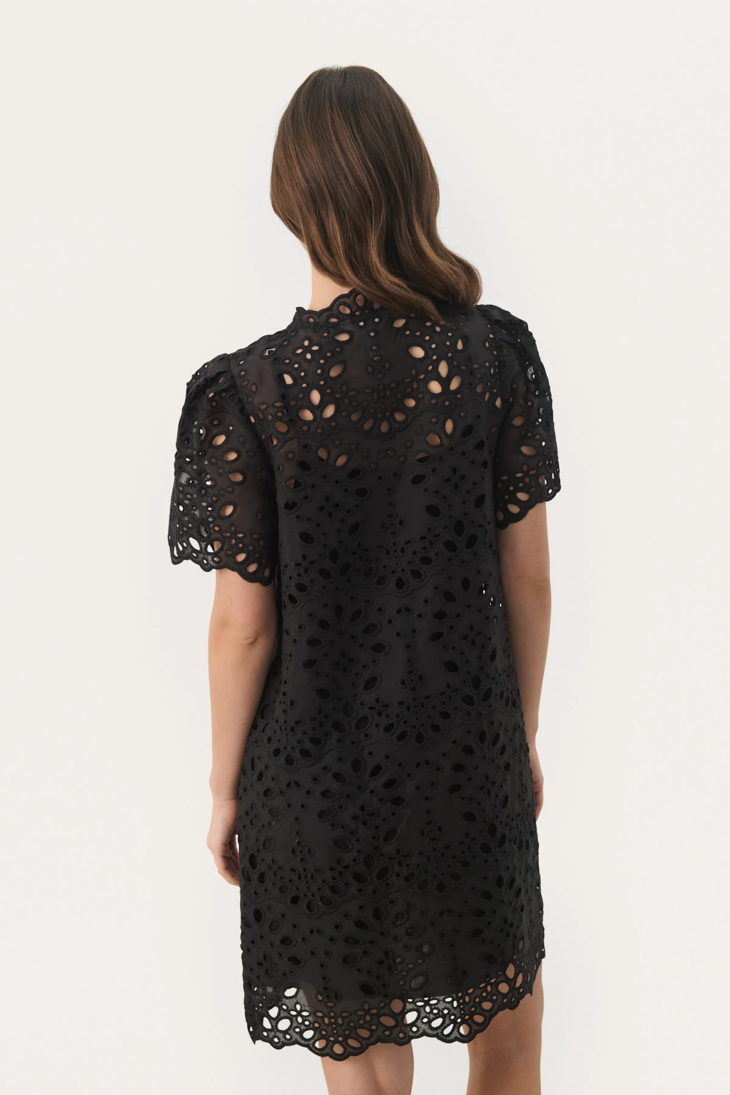 GebellaPW Churzes Spitzekleid LOOKBOOK BACK 30308616-194008