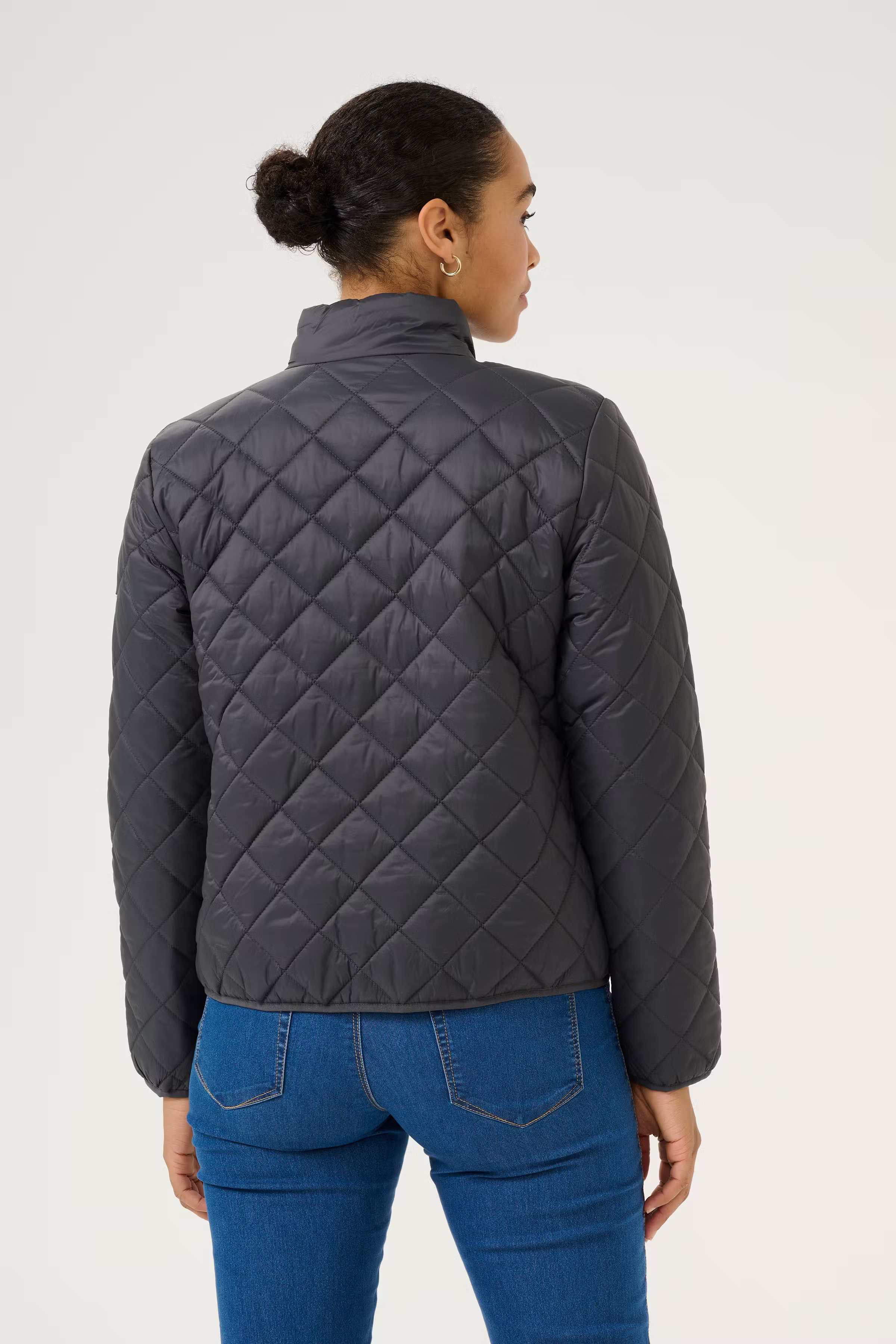 KAloreen Mantel LOOKBOOK BACK 10509468-190205