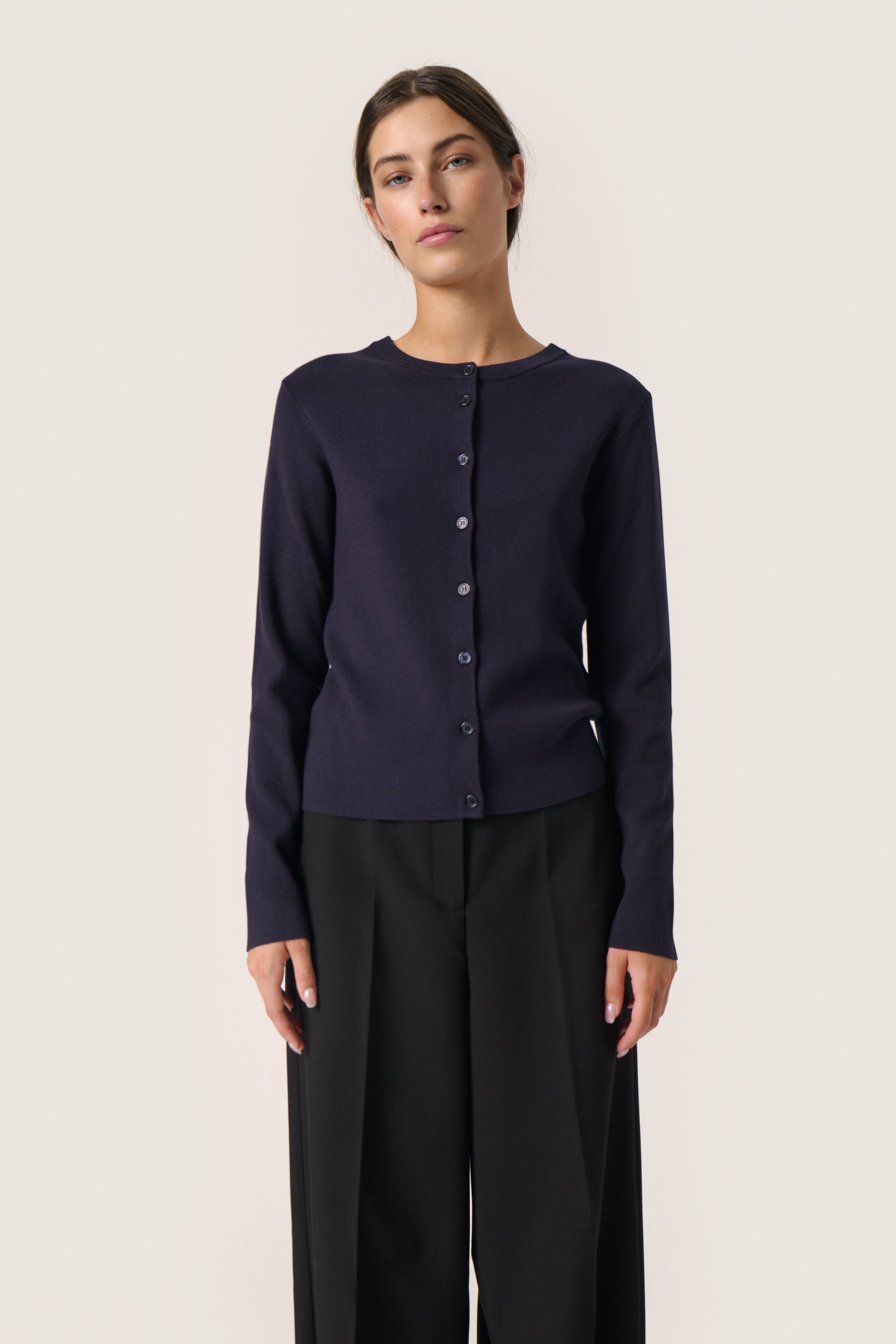 SLSpina Cardigan LOOKBOOK FRONT 30408153-193924