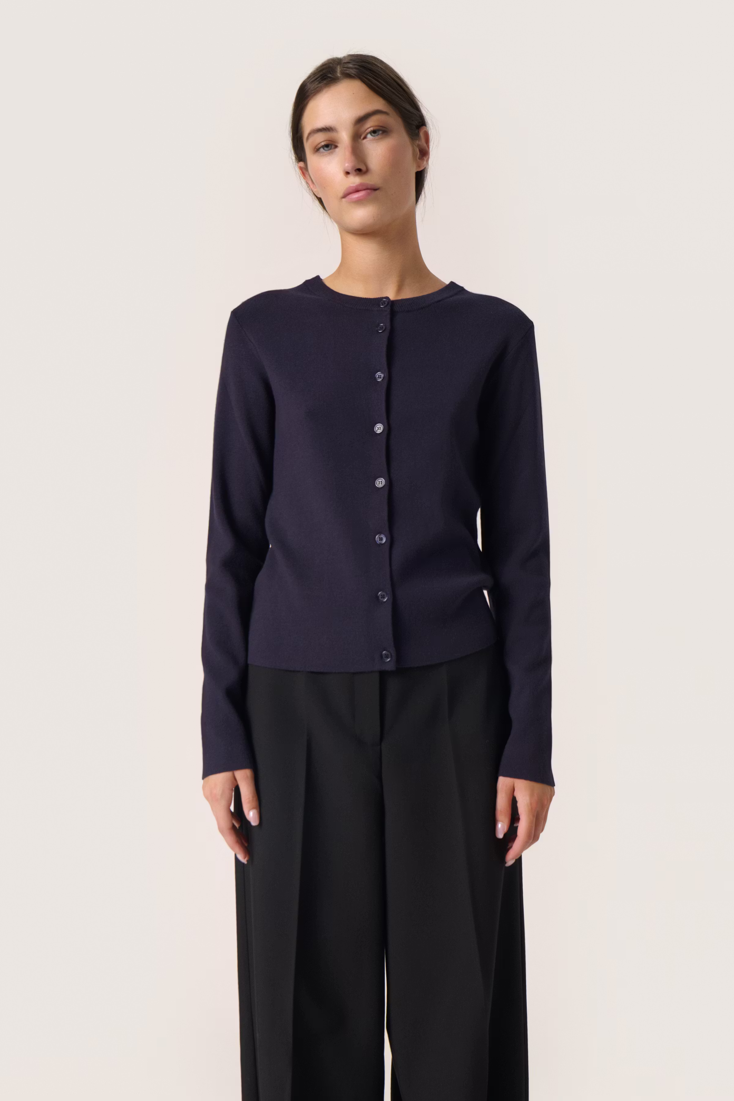 SLSpina Cardigan LOOKBOOK FRONT 30408153-193924