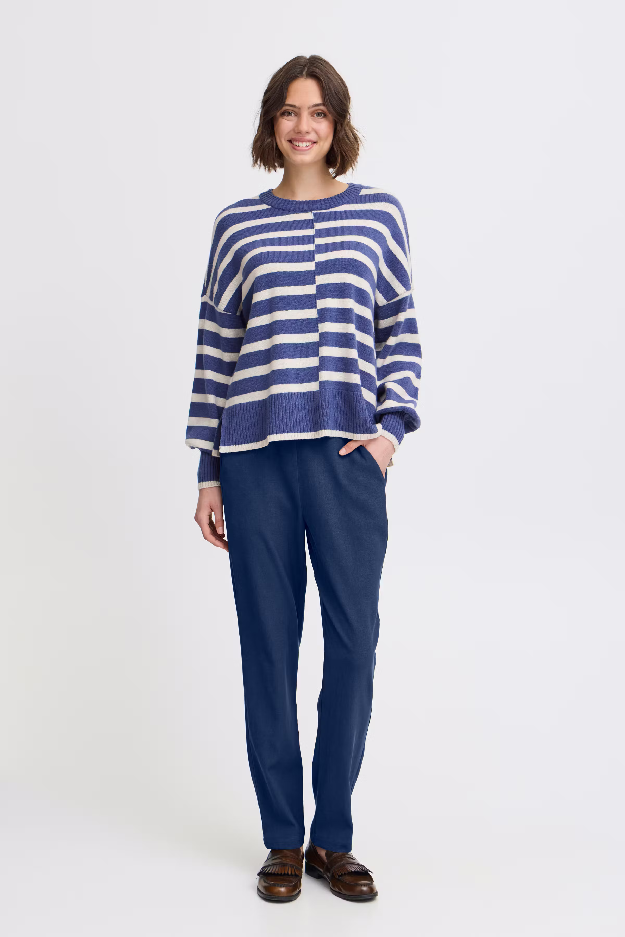 FRPAMILA Bukser LOOKBOOK FRONT 20613802-193923