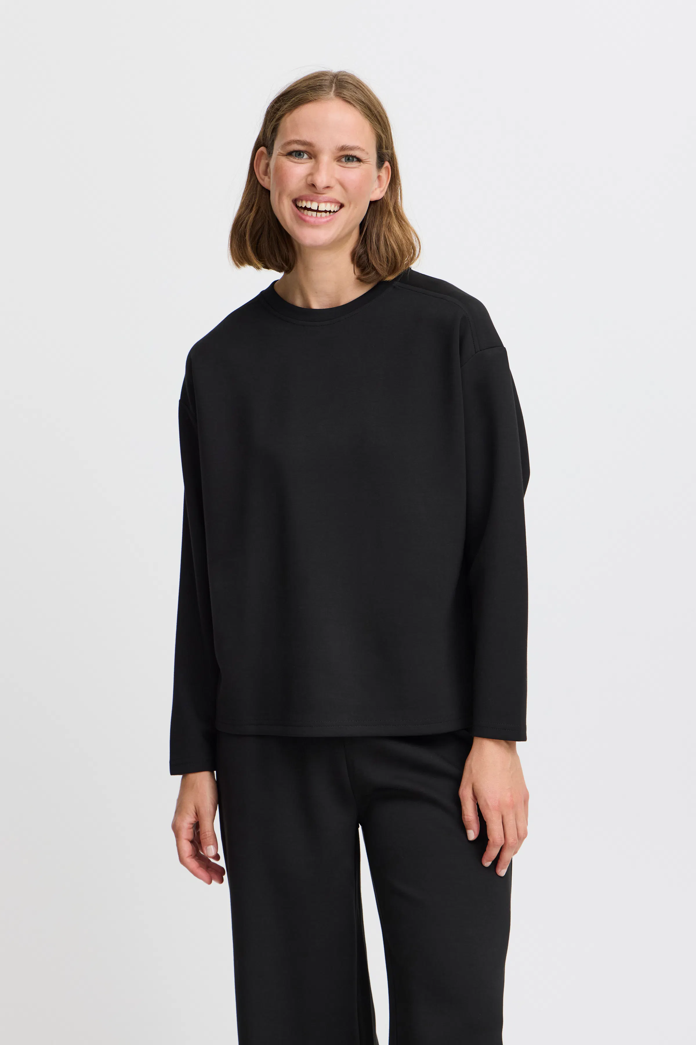 BYPUSTI Sweatshirt LOOKBOOK FRONT 20815707-200451