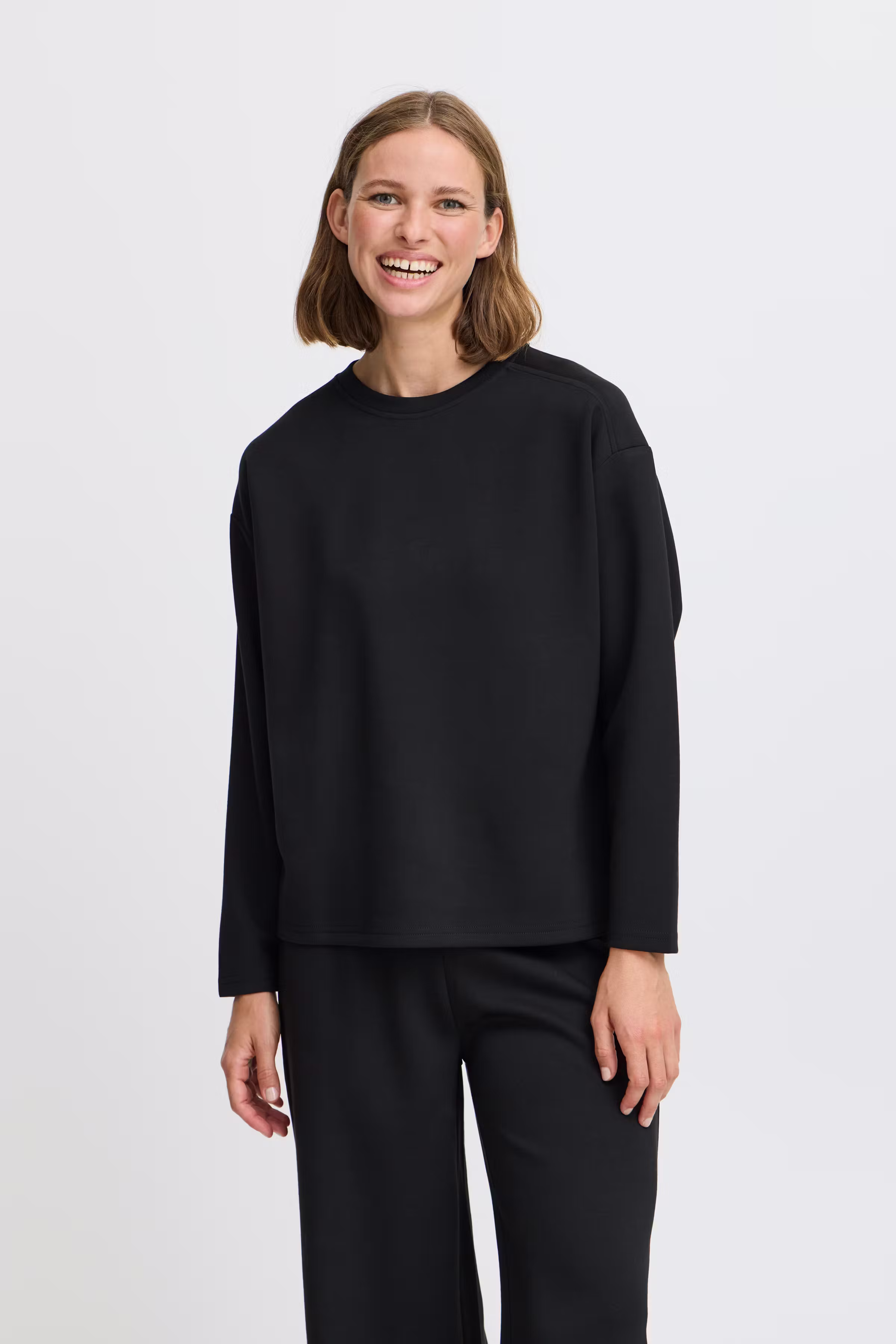 BYPUSTI Sweatshirt LOOKBOOK FRONT 20815707-200451