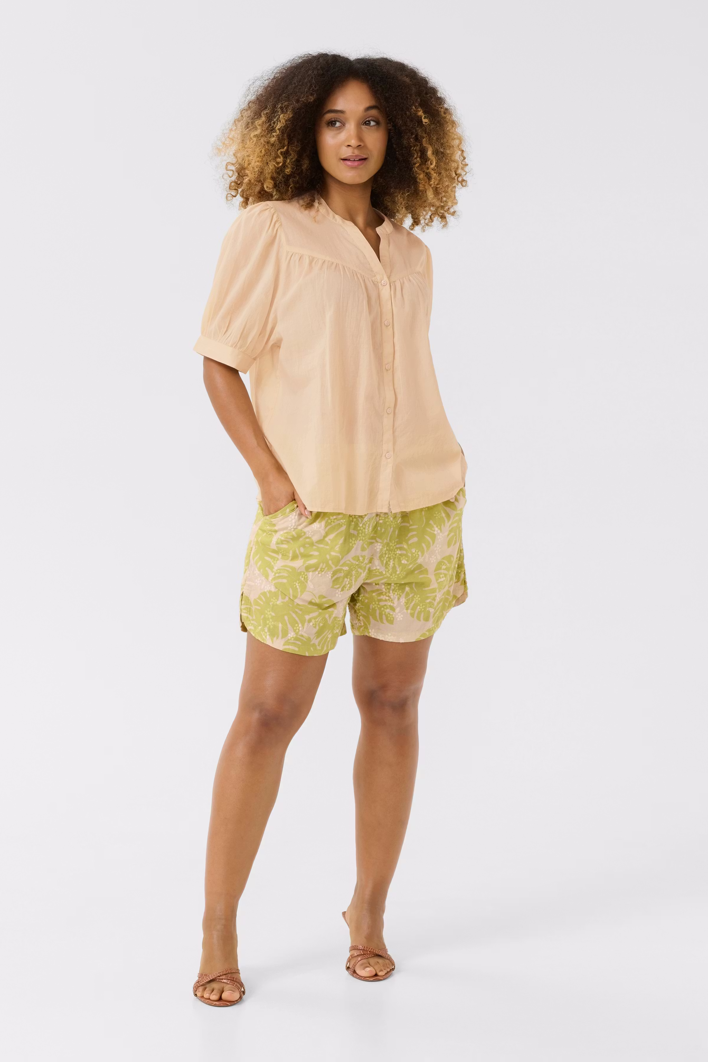 CUcybelle Skjorte LOOKBOOK FRONT 50111930-141209