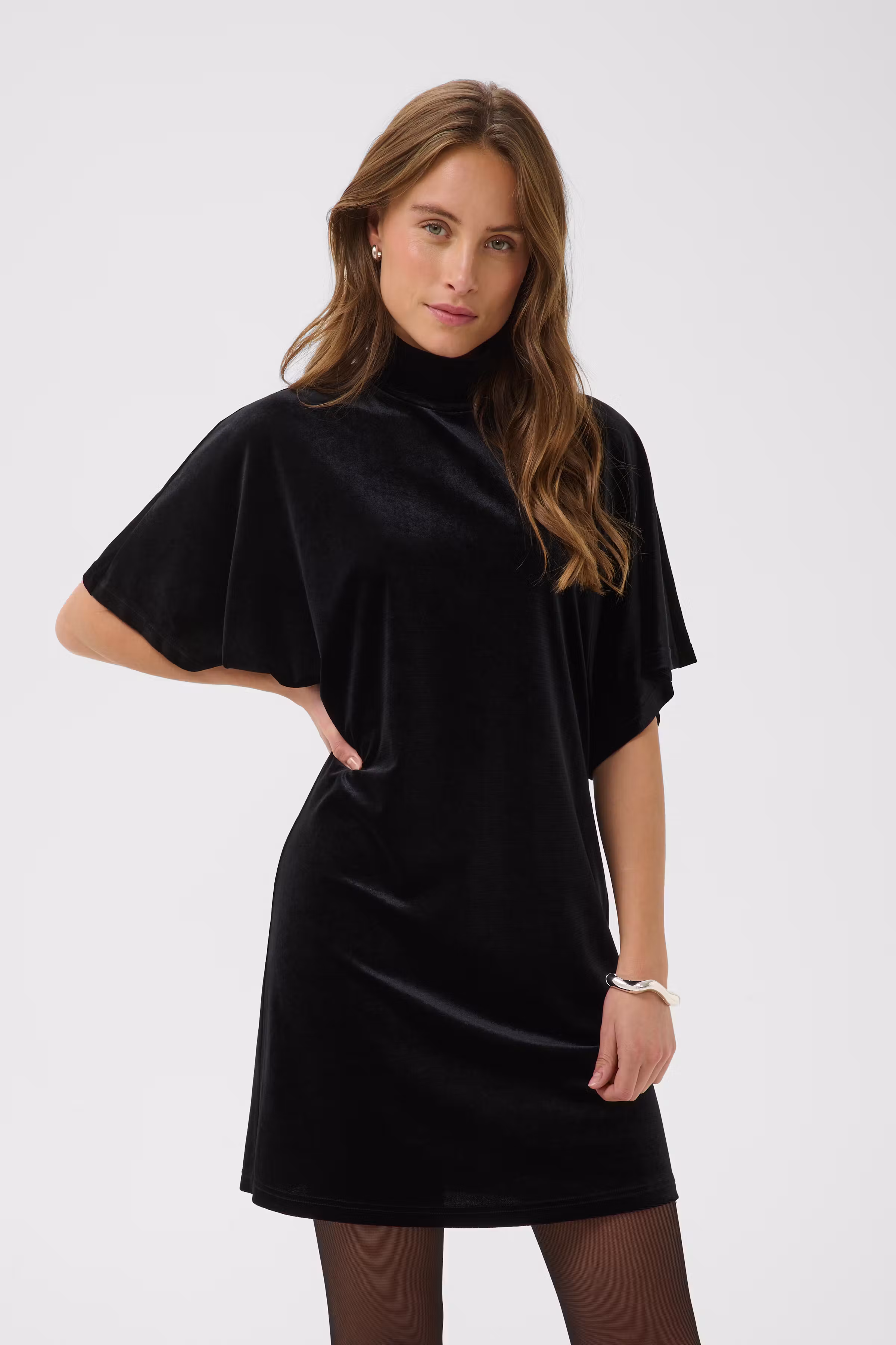 KAjenny Velurkjole LOOKBOOK FRONT 10512549-100121