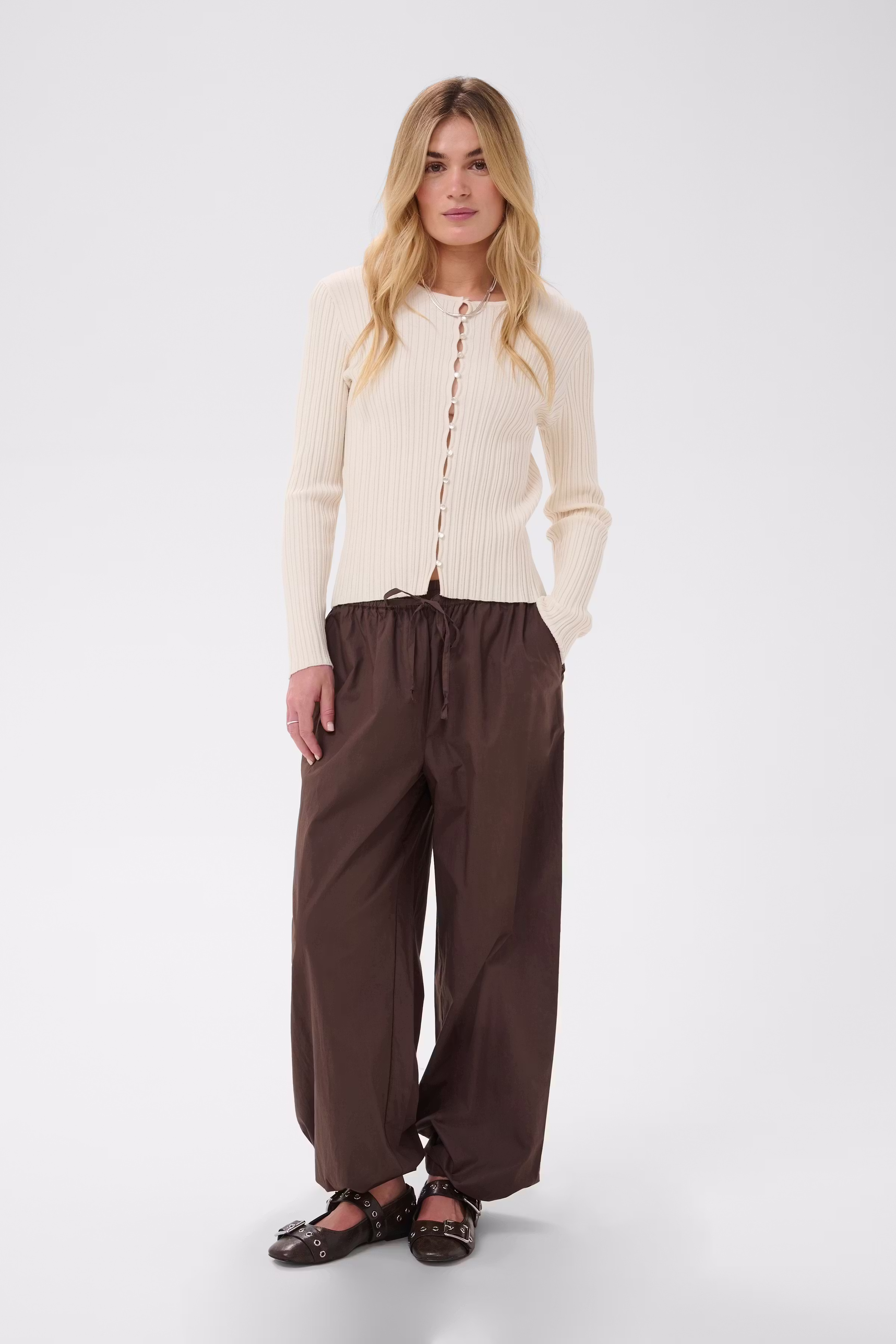 SigridaSZ Cardigan LOOKBOOK FRONT 30515292-110605