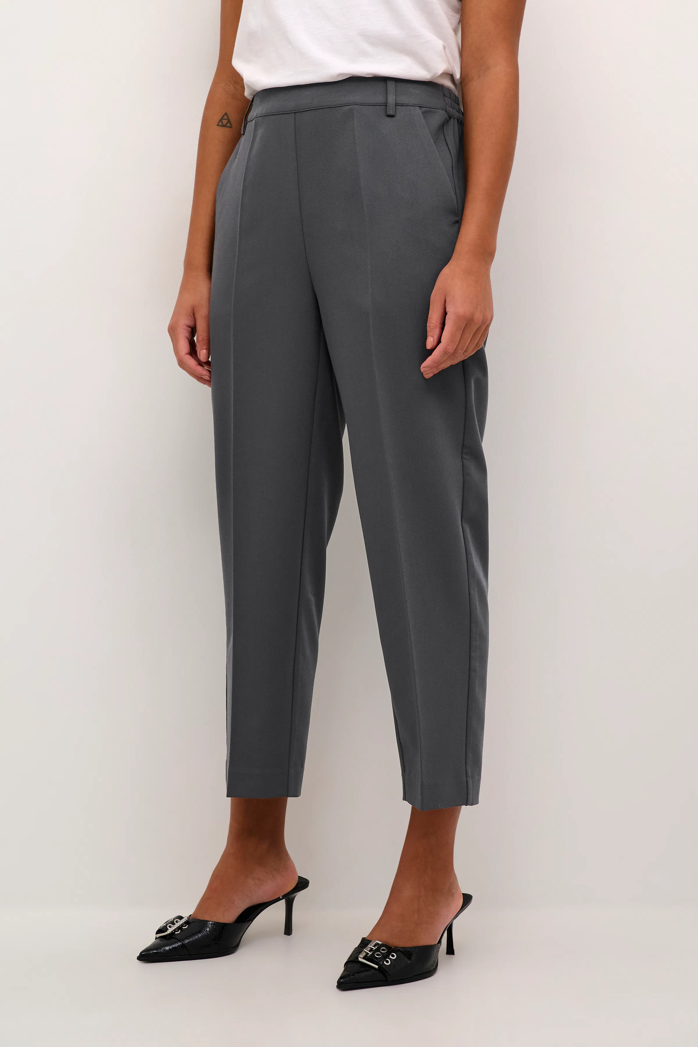 KAsakura Cropped Broek LOOKBOOK FRONT 10506127-190205