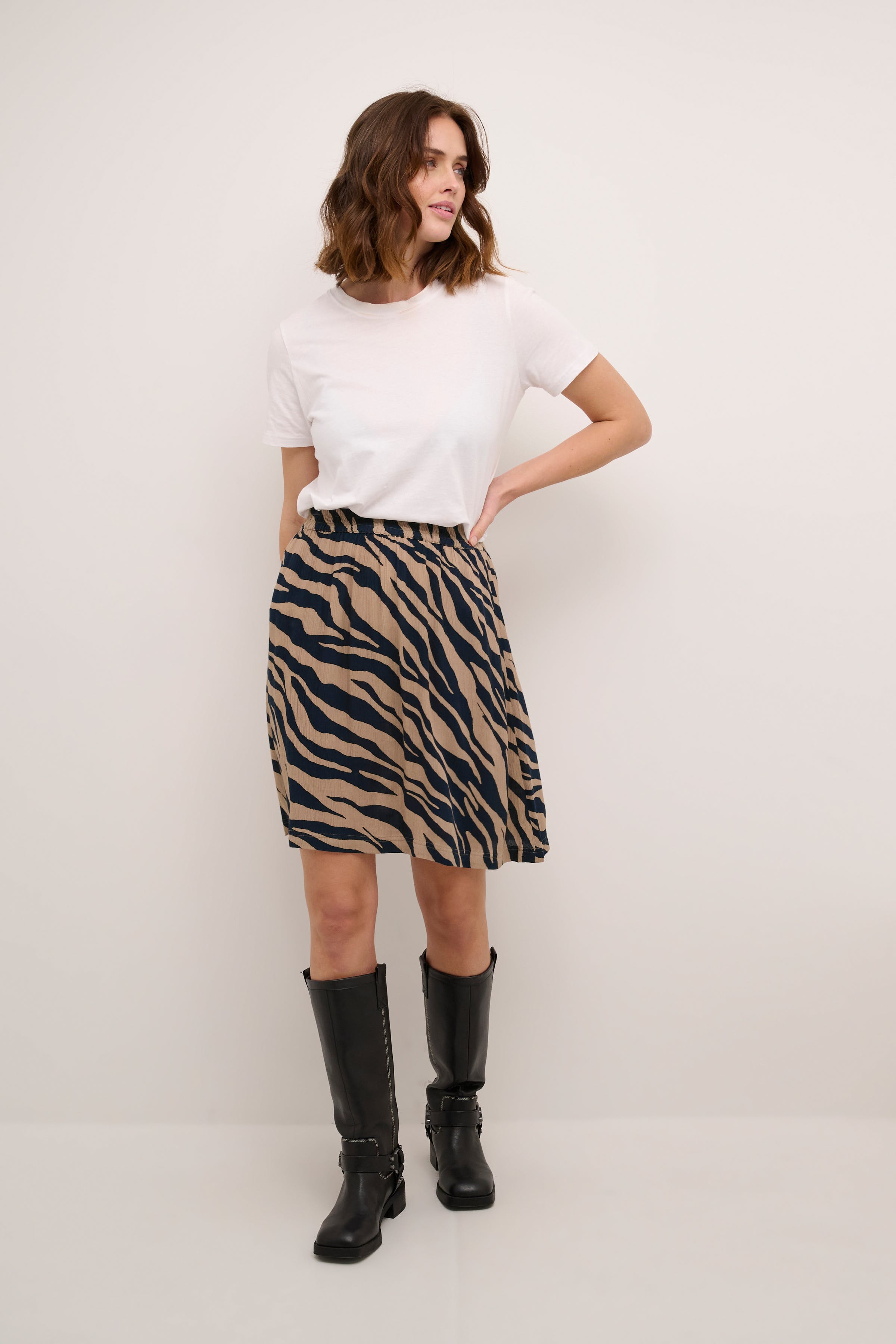 KAmarita Skjørt LOOKBOOK FRONT 10509060-106332