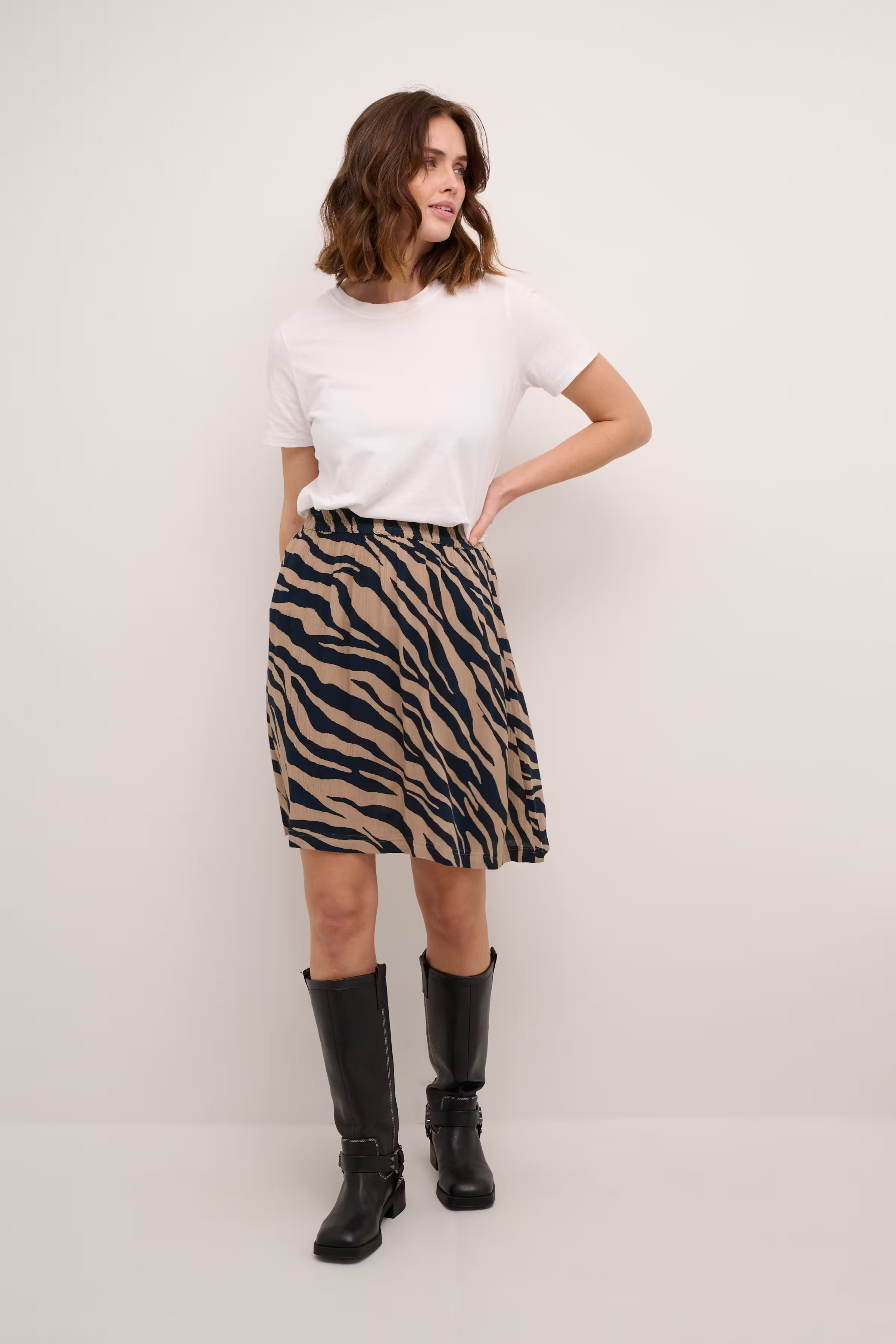 KAmarita Skjørt LOOKBOOK FRONT 10509060-106332