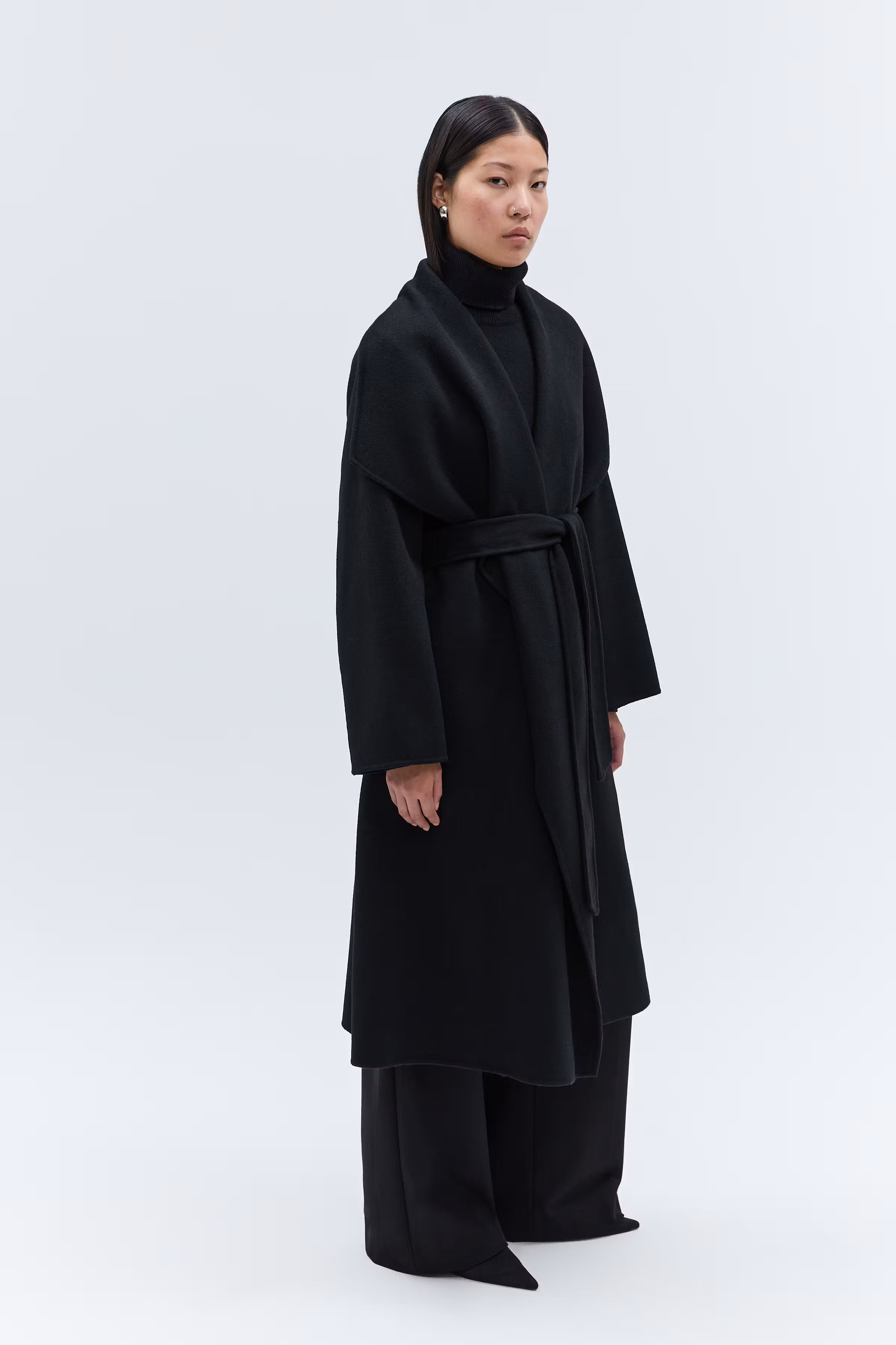 IOCARRIE ROSE Coat LOOKBOOK FRONT 30600562-BK999