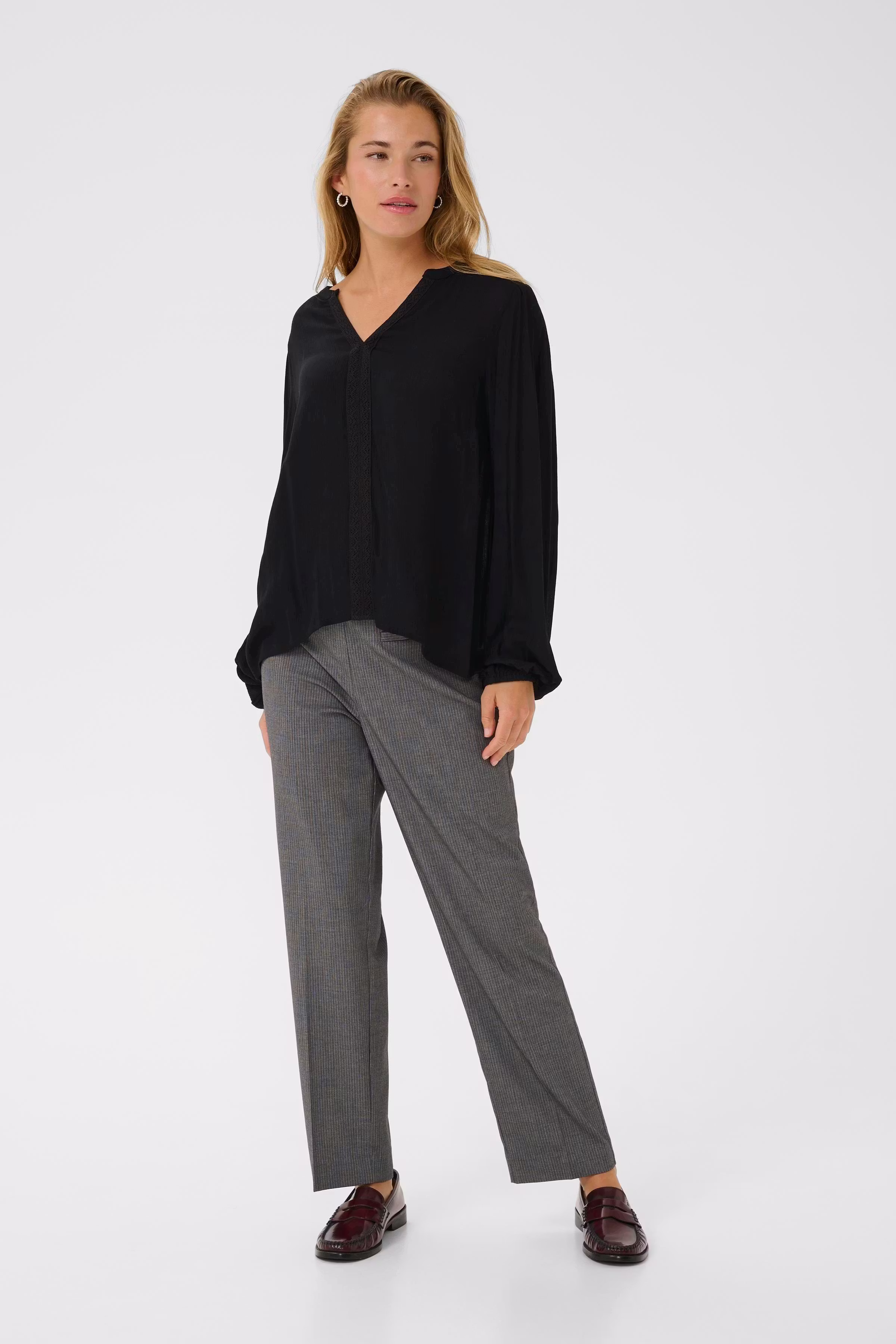 KAstine Blouse LOOKBOOK FRONT 10511003-100121